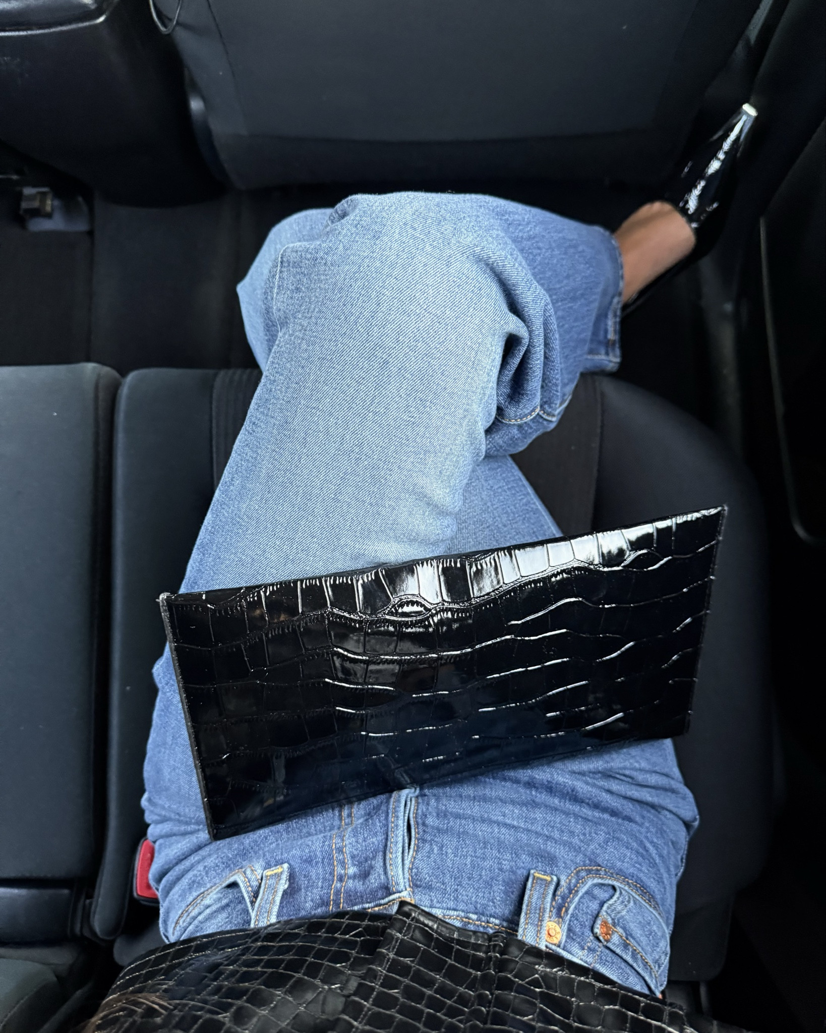 Sorry for the jean spam - truly have never had a pair of jeans fit this perfect.. actually comfortable, no back gap, perfect length or a heel or a sandal, etc  spring outfits 2026

#LTKootd #LTKU #LTKgrwm