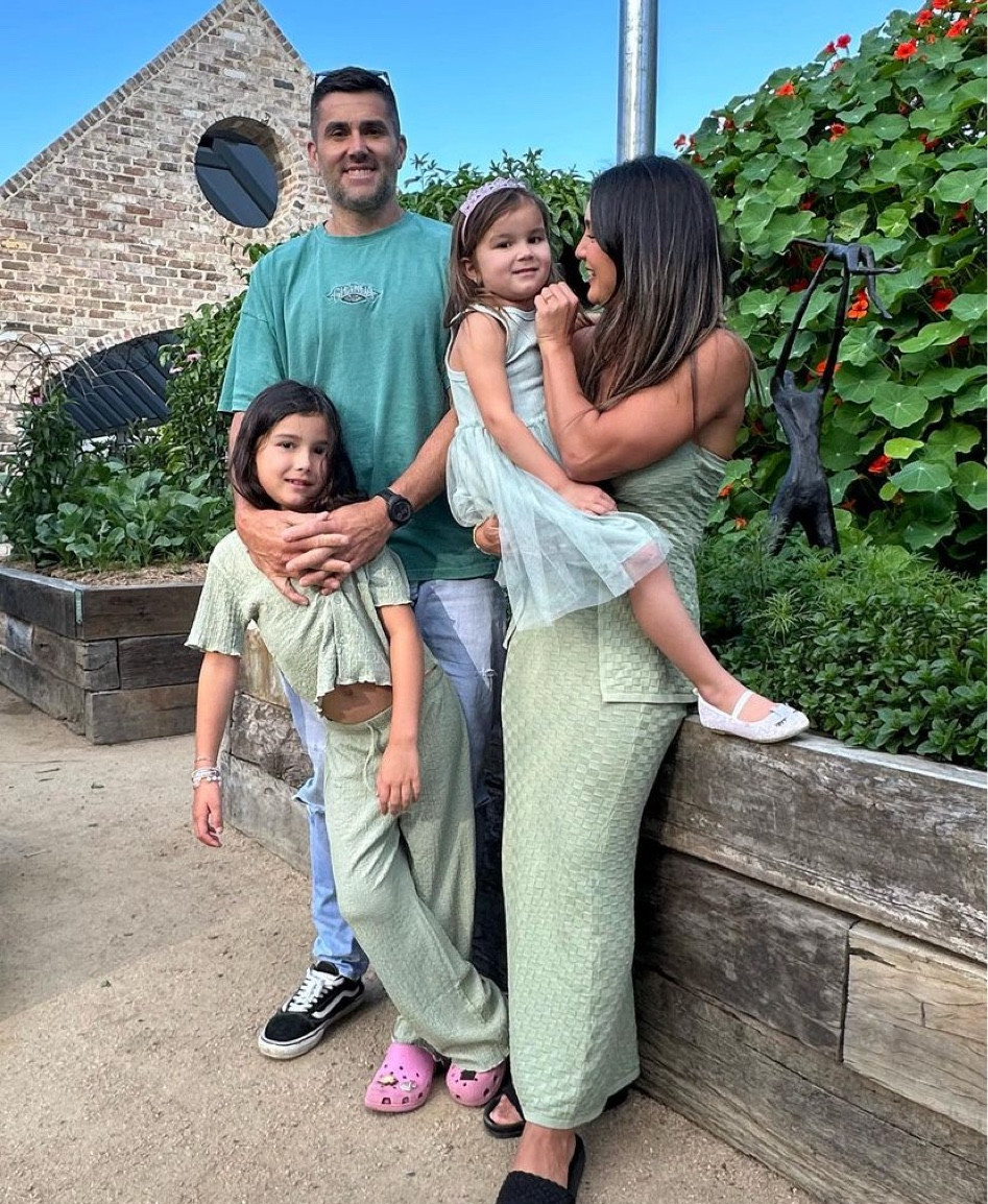 Shop my exact green knit set below!

#LTKaustralia #LTKstyletip #LTKSeasonal