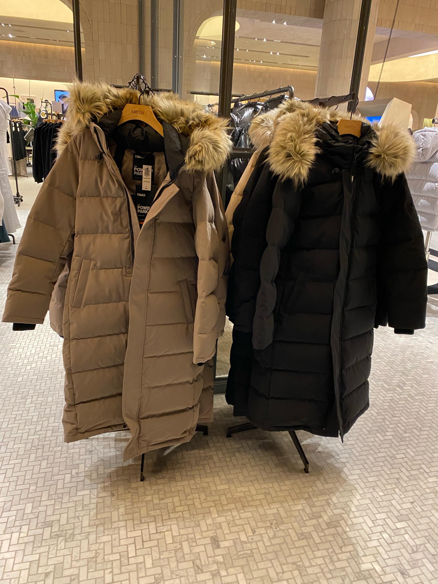 Faux fur trim hooded parka

#LTKSeasonal #LTKtravel #LTKstyletip