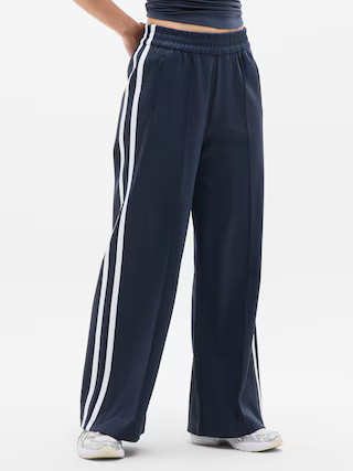 Tempo Mid Rise Wide Leg Track Pant | Athleta