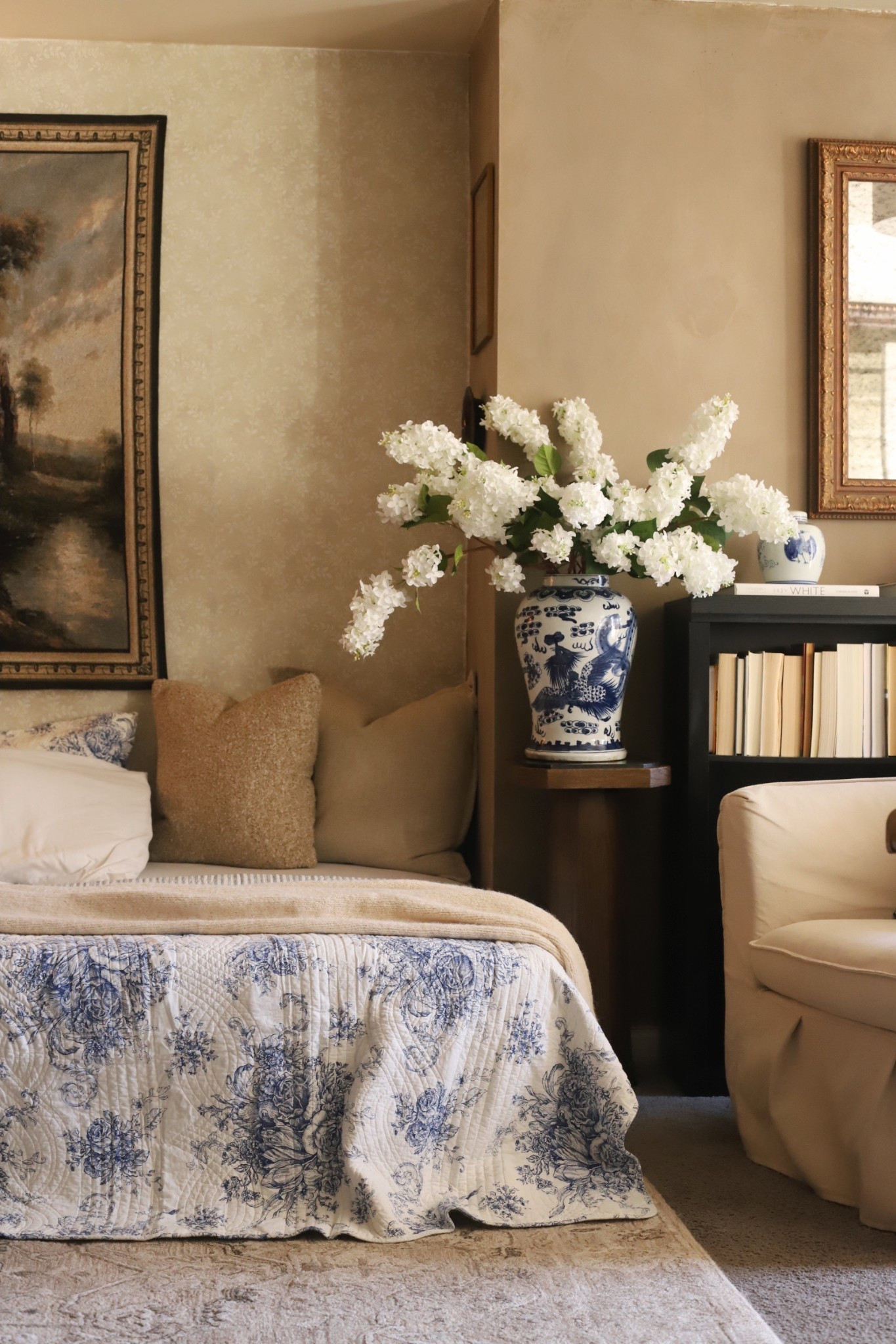 Can’t get enough of the blue&white color palette this spring season!! So timeless, elegant and effortless 🤍🦋✨

#LTKSeasonal #LTKHome #LTKSaleAlert