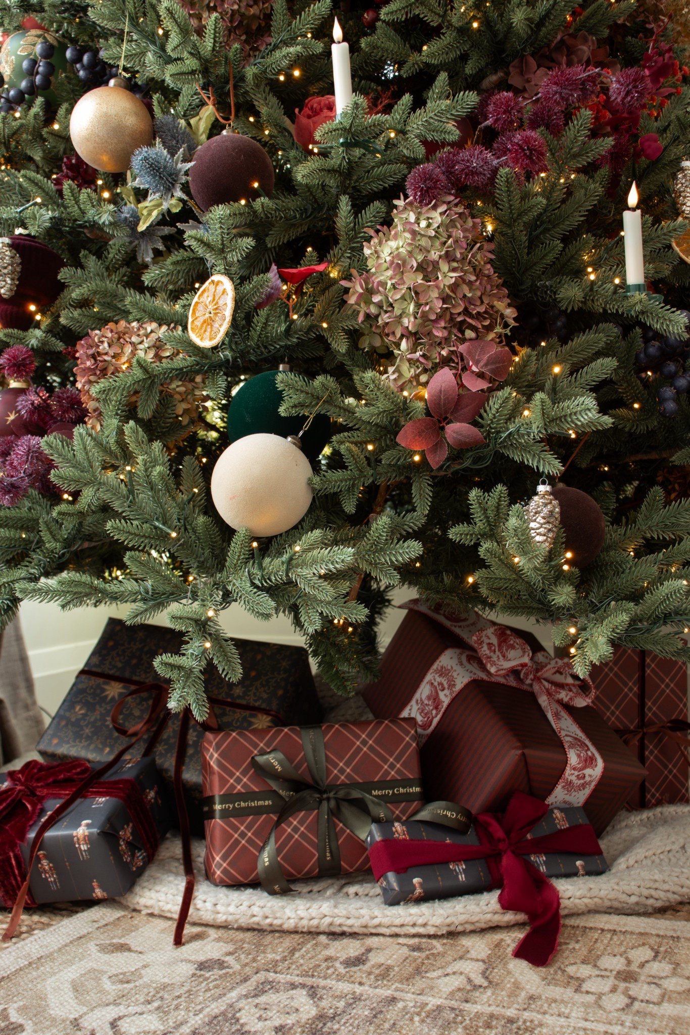 Christmas 2025 wrapping paper collection 🎁 

#LTKhome #LTKholiday #LTKwinter