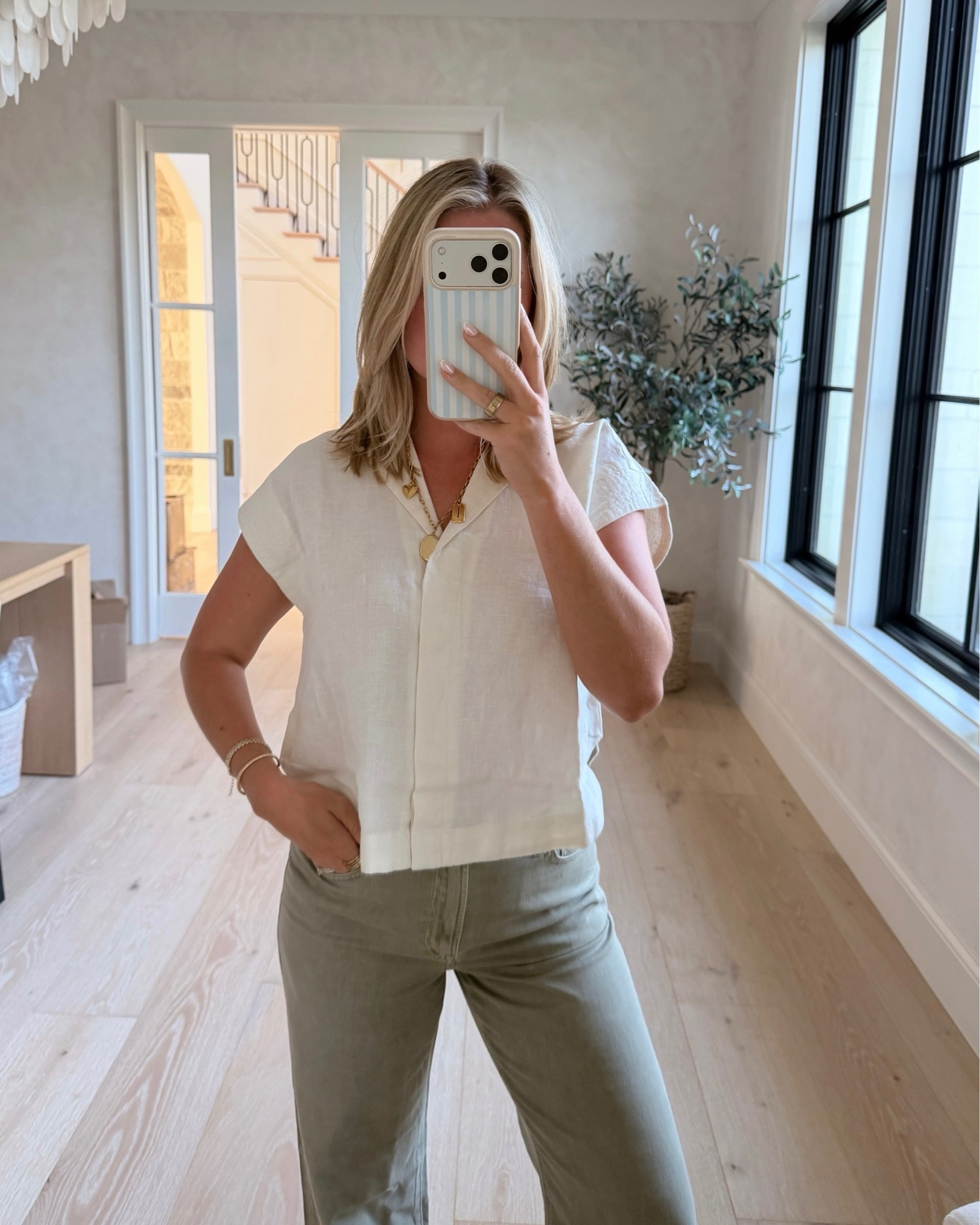 New @Madewell super lightweight linen top I just picked up! Love that I can pair with so many options. 




ootd, madewell, summer finds, summer outfits, outfit inspo, haul, new arrivals