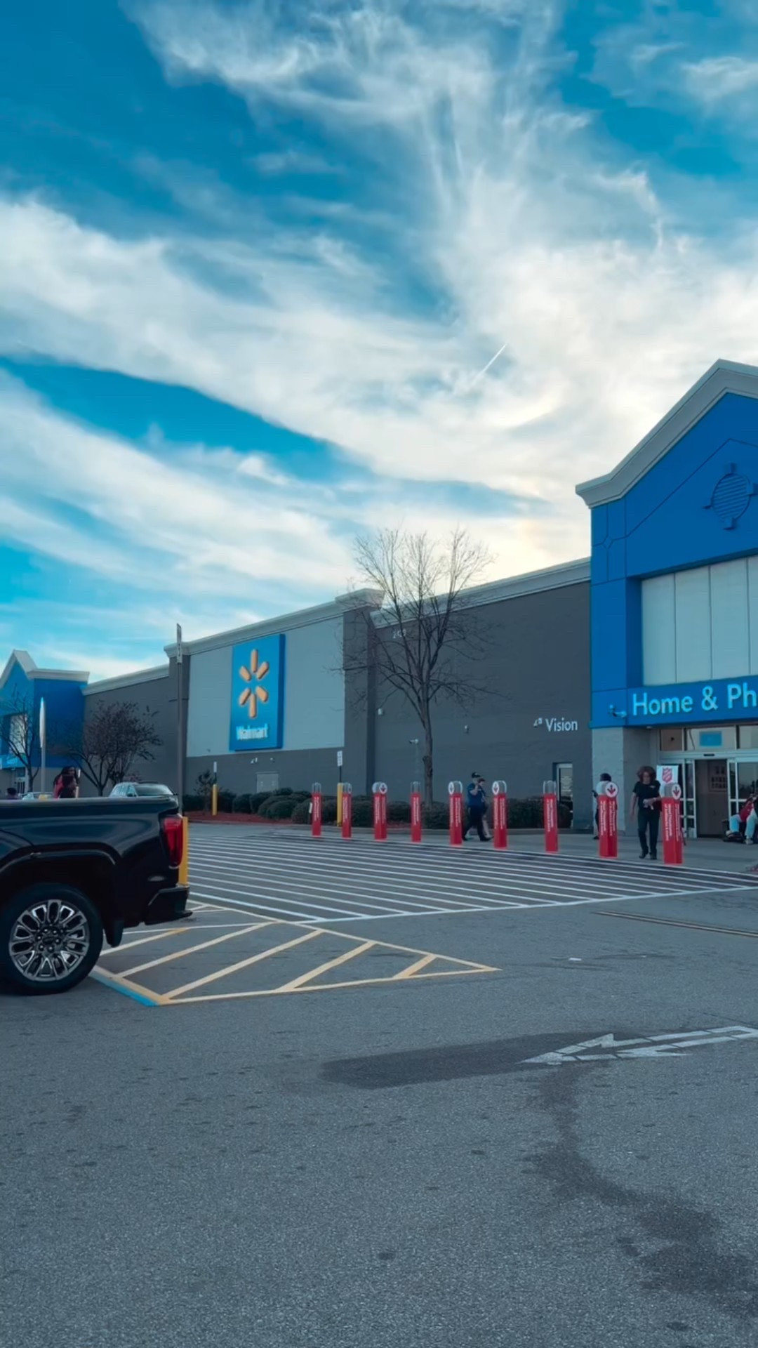 The best gift for a DIY queen 😍😍😍 

@goliathgamesus @walmart #SuiteSpaces #girlmom #giftsforgirls

#LTKmomlife #LTKGiftGuide #LTKKids