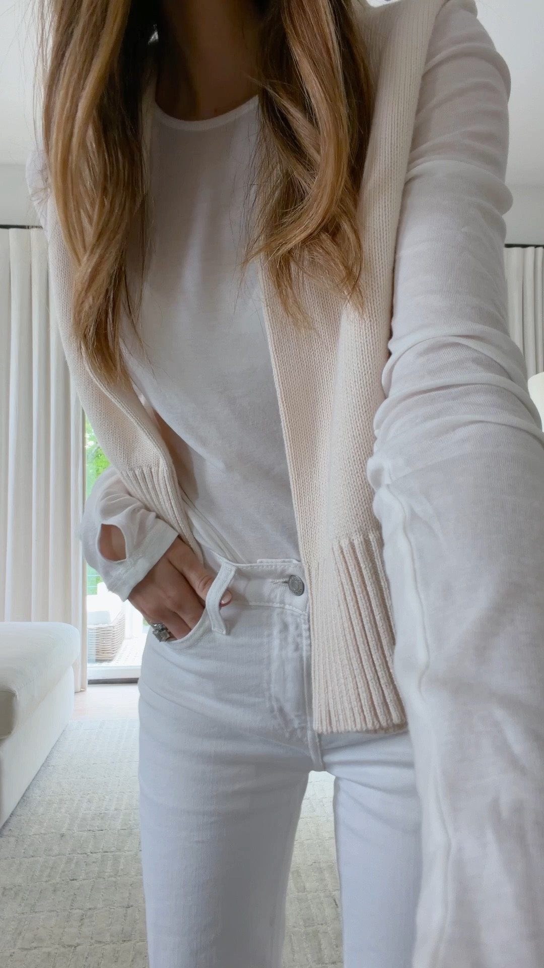 Spring ootd #allneutral #favoritejeans #traveloutfit