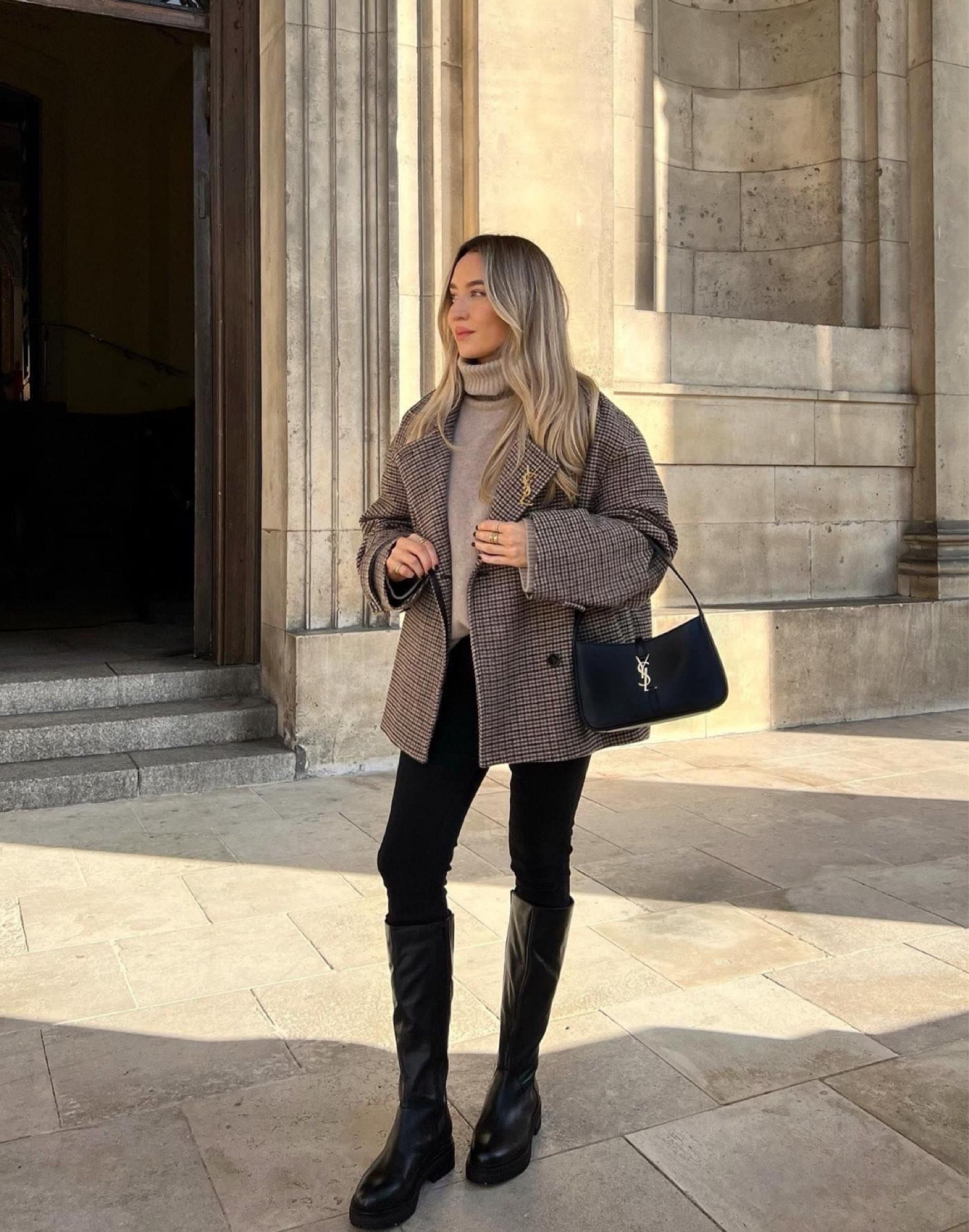 Perfect for autumn workwear, this houndstooth coat could be swapped out for a blazer and pairs perfectly with a taupe roll neck jumper, black jeans and knee high boots 

#FashionMonth #LTKworkwear #LTKautumn