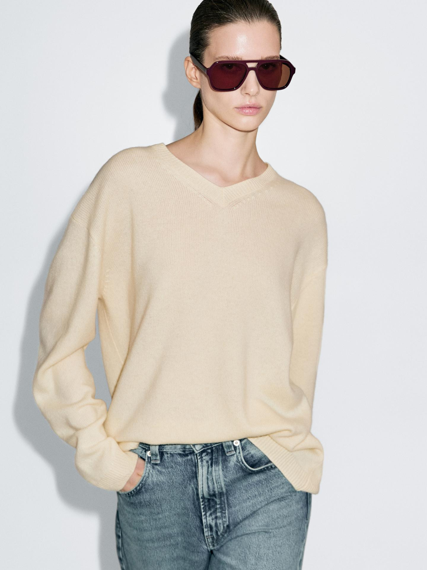 Oversize-Strickpullover mit V-Ausschnitt | Massimo Dutti DE