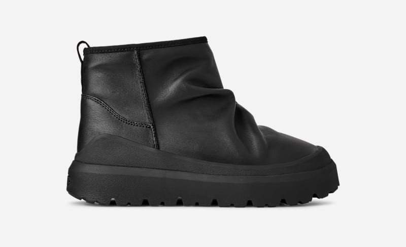 UGG® Men's Heritage Utility Mini Noir Leather Classic Boots in Black, Size 11 | UGG (US)