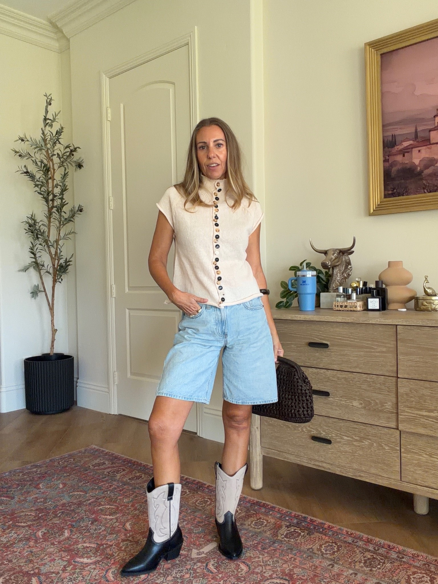 Top is a S
shorts are a 24

#LTKootd #LTKSeasonal #LTKgrwm