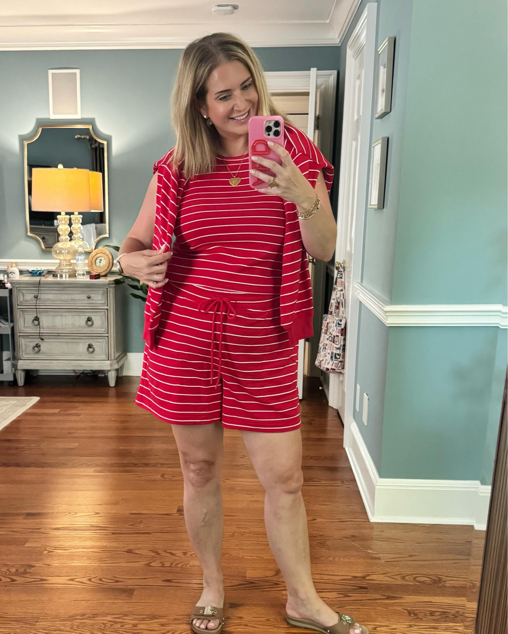 A 3 piece suit.. for a beach girl! ❤️🏖️☀️

#midsize #matchingset #matchingsets #midsizegals #loveloft