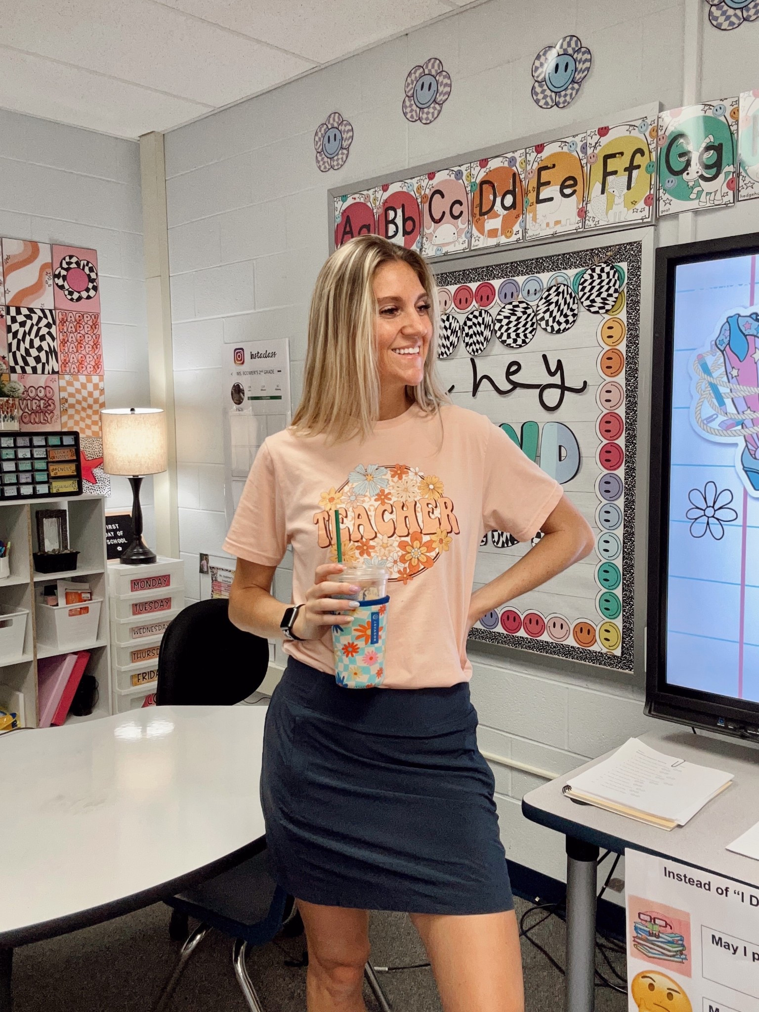 Back to school outfit, teacher outfit, teacher tee
