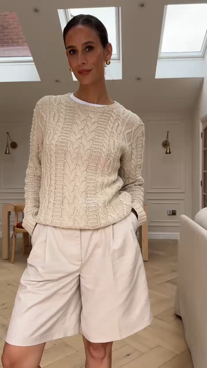  5 autumn office outfits 🍂 

Transitional outfit, COS, Mango, H&M, Zara, Uniqlo, knitted oversized jumper,  sweater vest, cashmere cardigan, suede buckle tote bag, linen trousers, bermuda, loafers 

 #LTKuk #LTKautumn #LTKstyletip