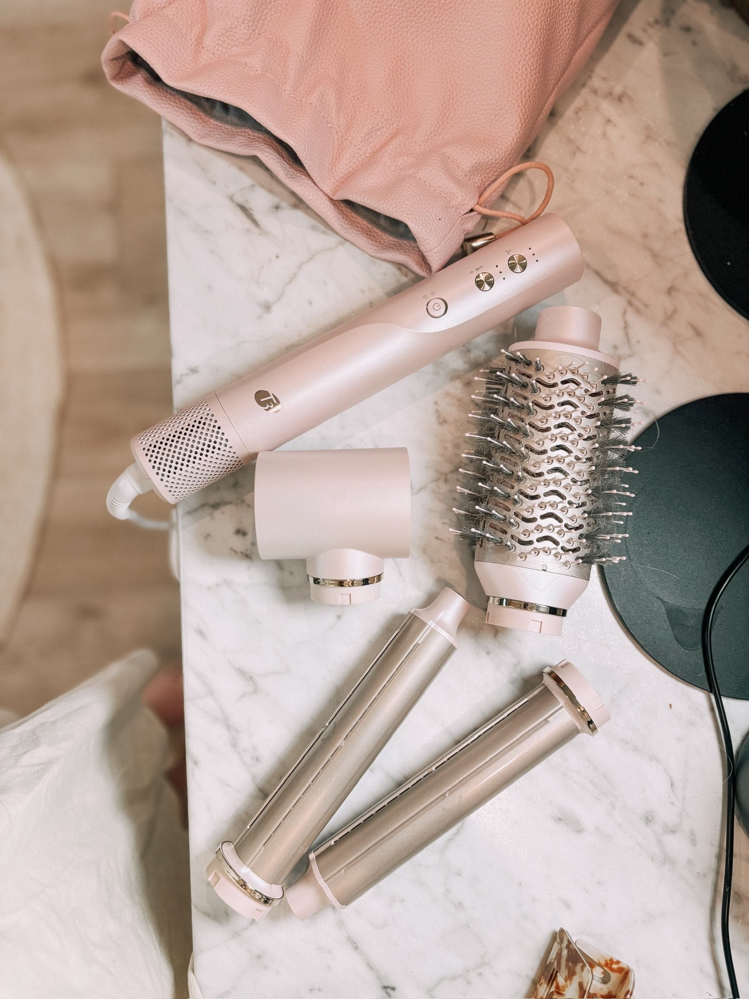 Still loving the T3 Aire 360. It seriously gives the best blowouts 

#LTKBeauty