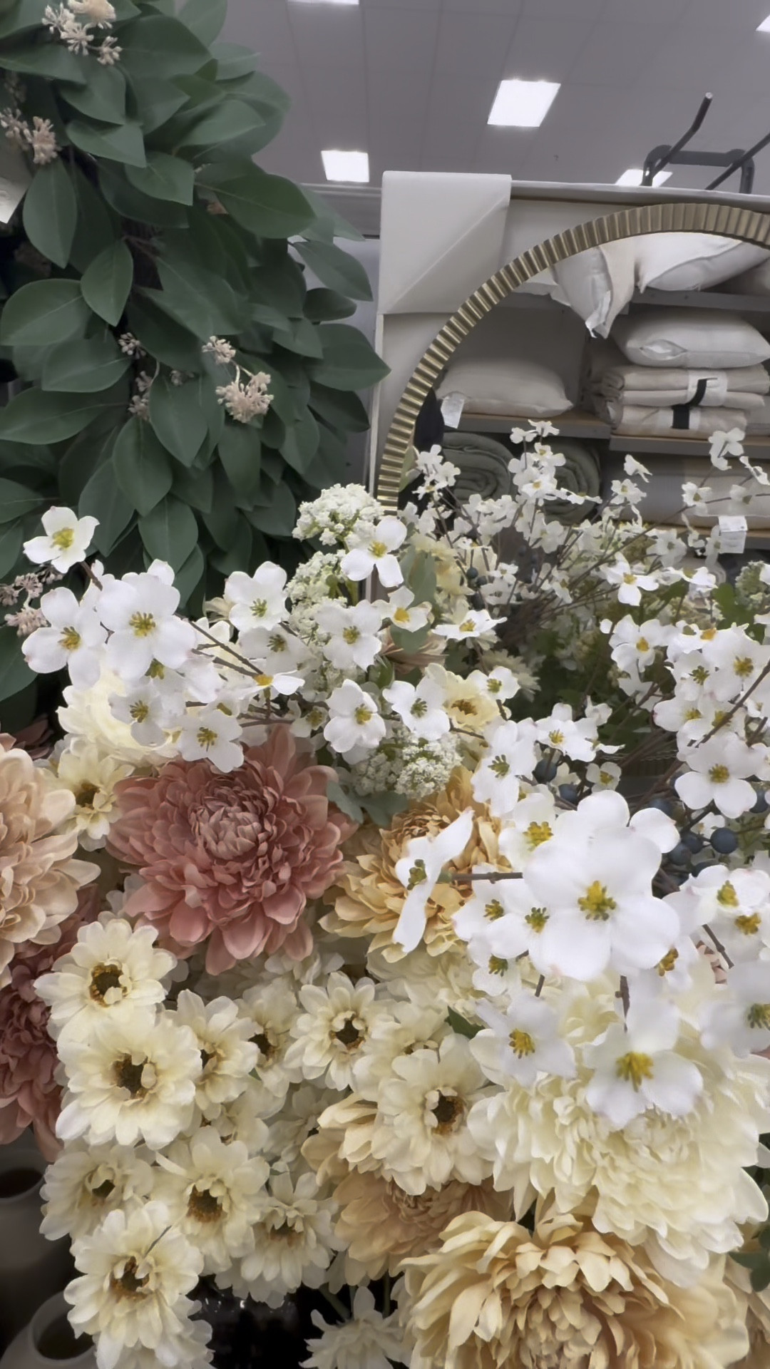 Hearth & Hand had come out with the most beautiful faux blooms and greenery this season! All linked up here!!



#LTKHome #LTKStyleTip #LTKSeasonal