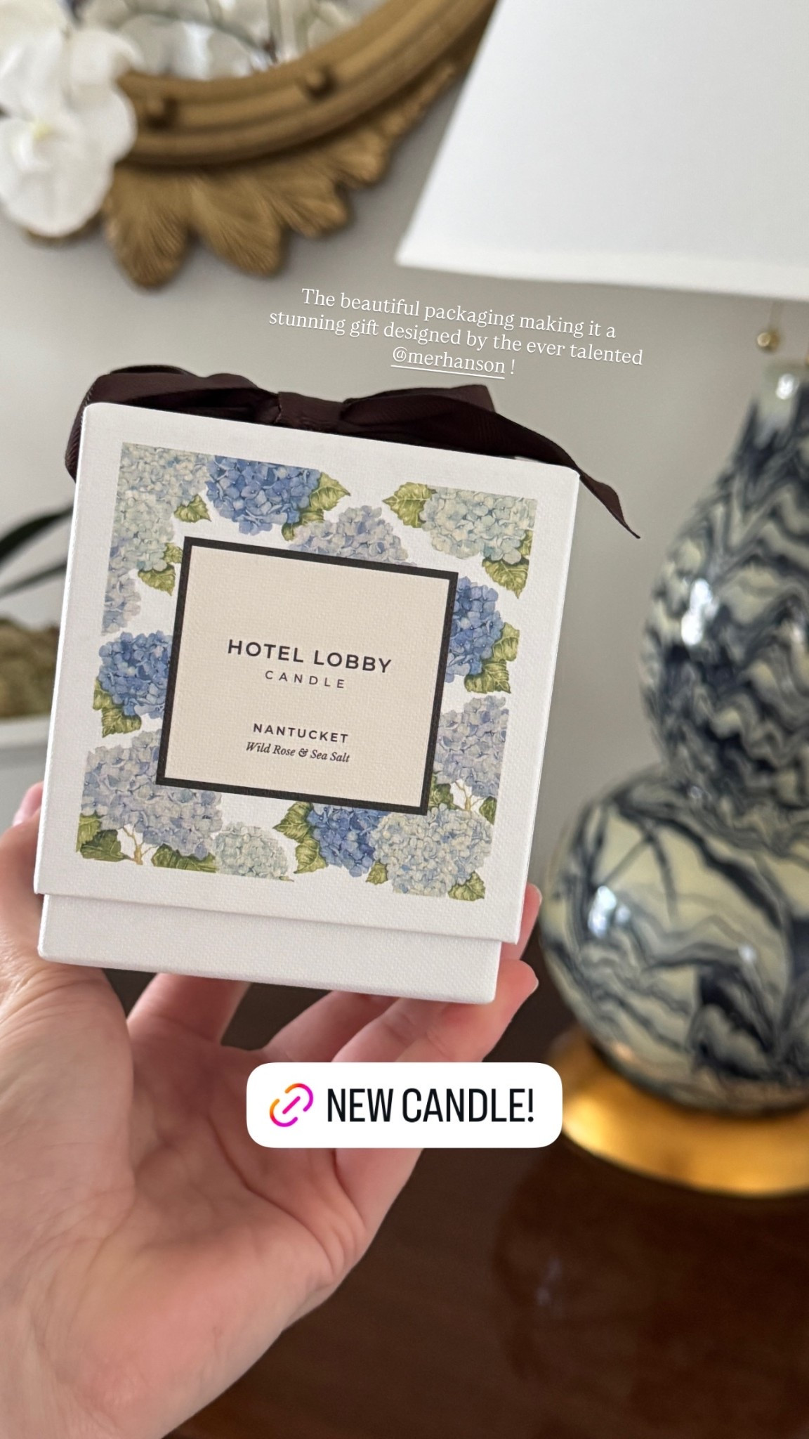 The beautiful packaging making it a stunning gift designed by the ever talented @merhanson !