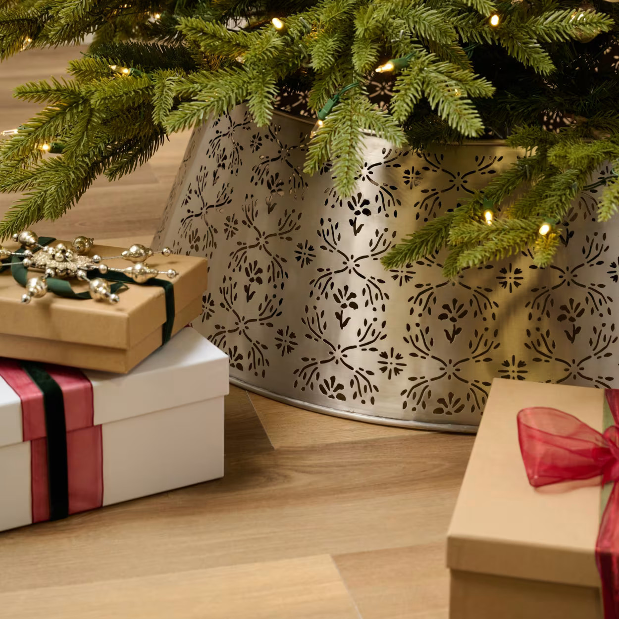 Antique Silver Finish Tree Collar | Magnolia