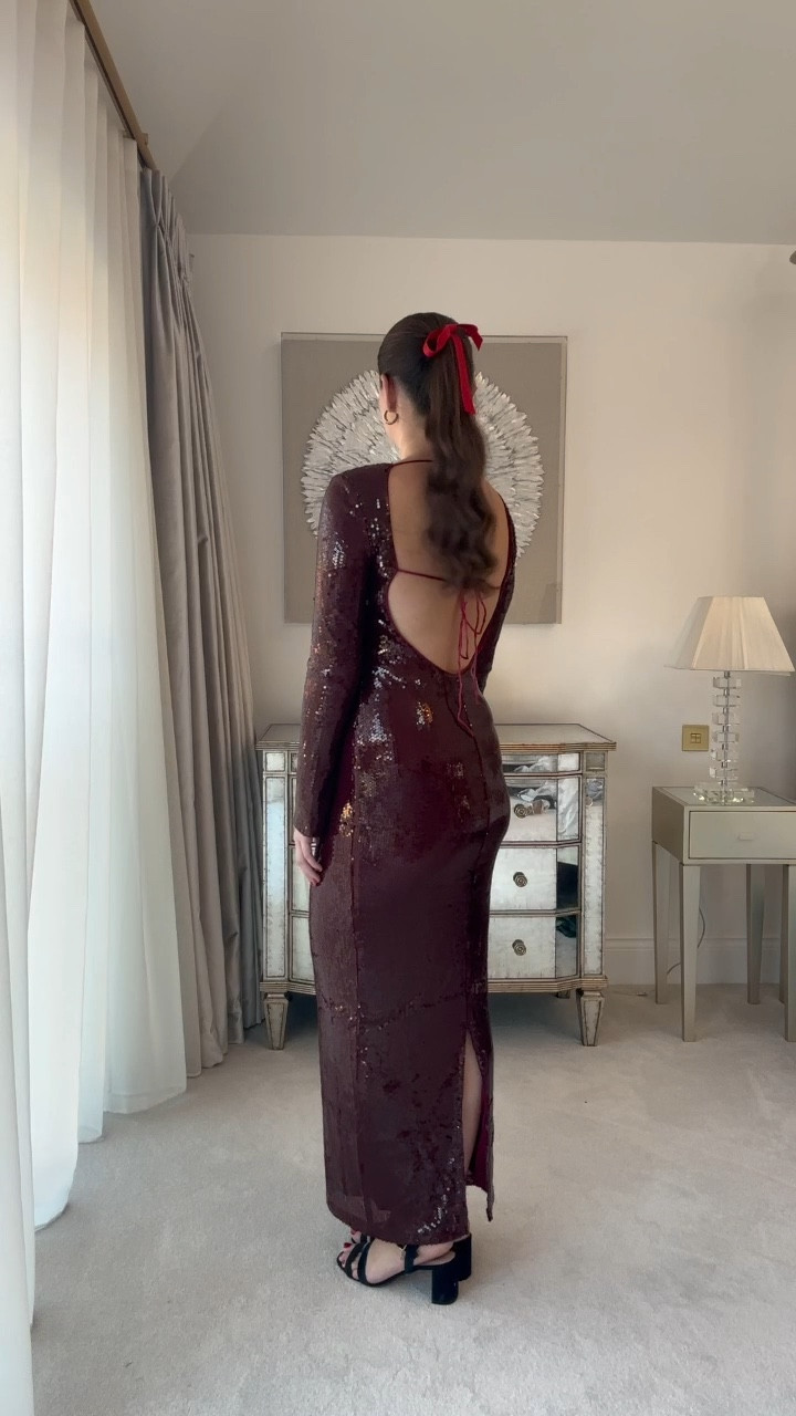 12 days of christmas outfits: part two, in this stunning boohoo maxi dress🍒🪩 #boohoo #boohoopartywear #newinpartywear #sequinmaxidress #newinboohoo #christmasoutfitinspo #christmasoutfitideas #newyearsoutfits #newyearsoutfitinspo

#LTKgiftguide #LTKwinter #LTKpartywear