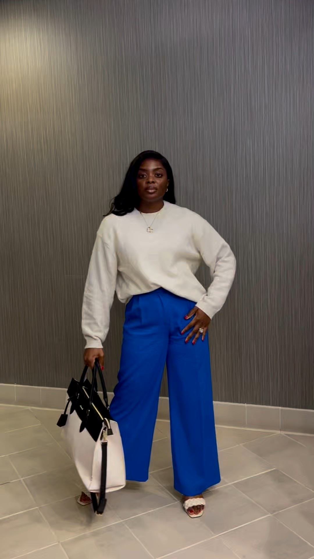 You would think by now I would be used to Texas and it’s bipolar weather. I didn’t know whether it would be cold or hot, and God help me when I saw tha sprinkle of rain 😭. Luckily I i was able to put something together that made me feel somewhat prepared. This @hm sweater is coming through in the clutch. 

#hmstyle
#hmfashion 
#workwear 

#LTKWorkwear #LTKootd #LTKgrwm