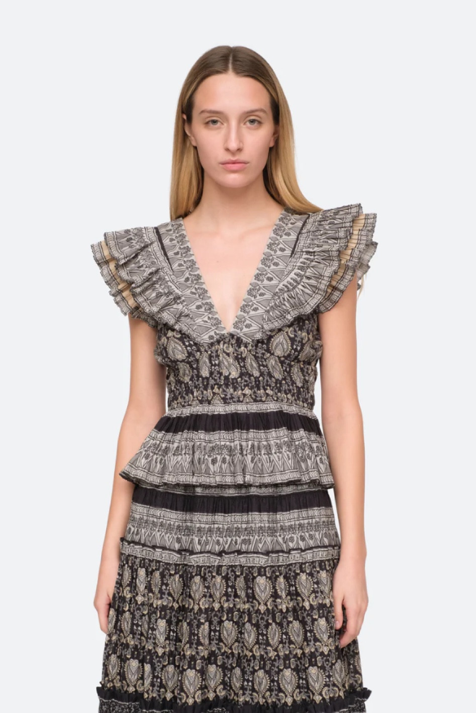 It’s a ruffle affair 🖤🤍

#LTKCyberweek #LTKGiftGuide