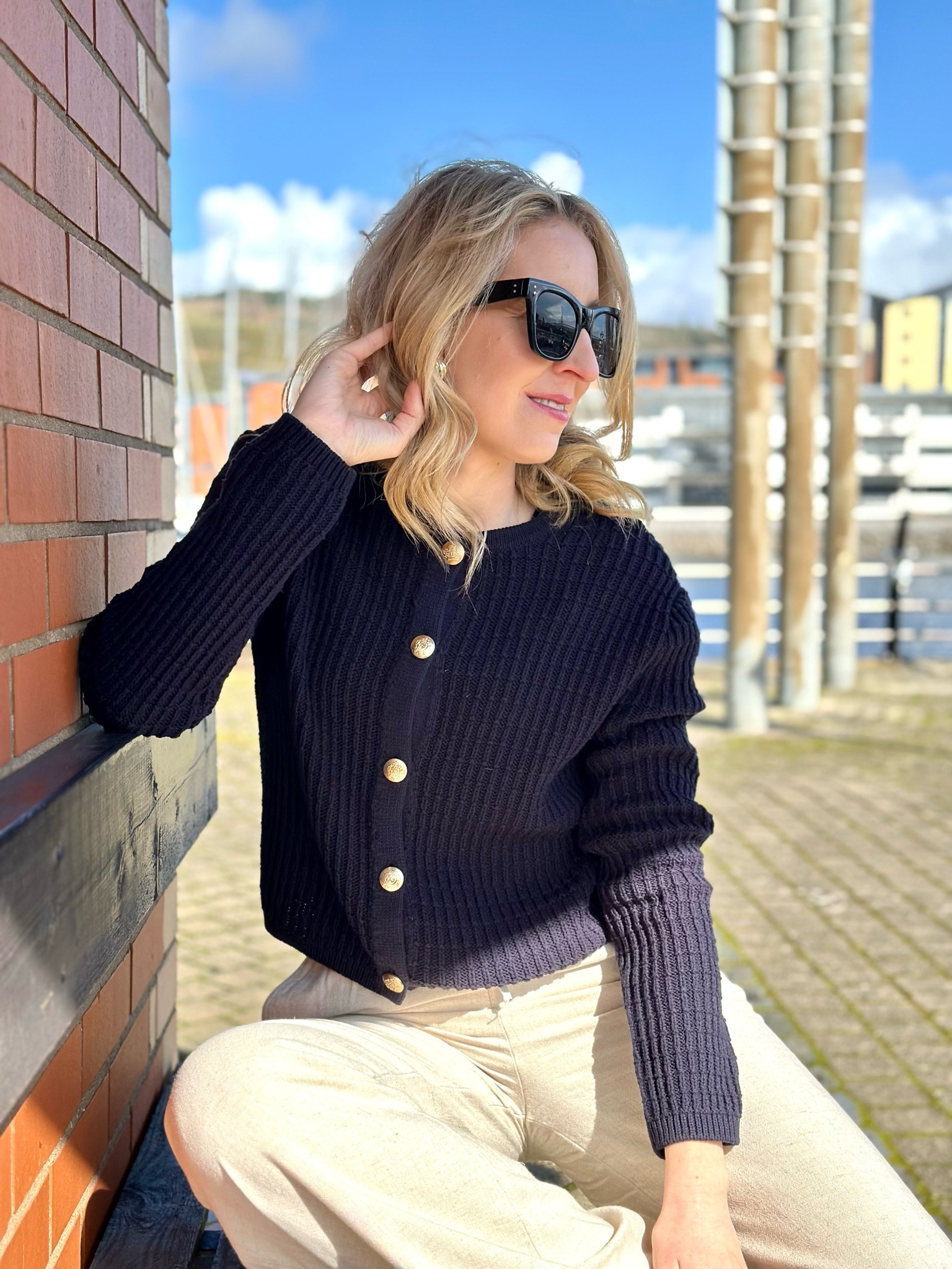 Navy rich girl cardigan 

#LTKworkwear #LTKmidsize #LTKuk