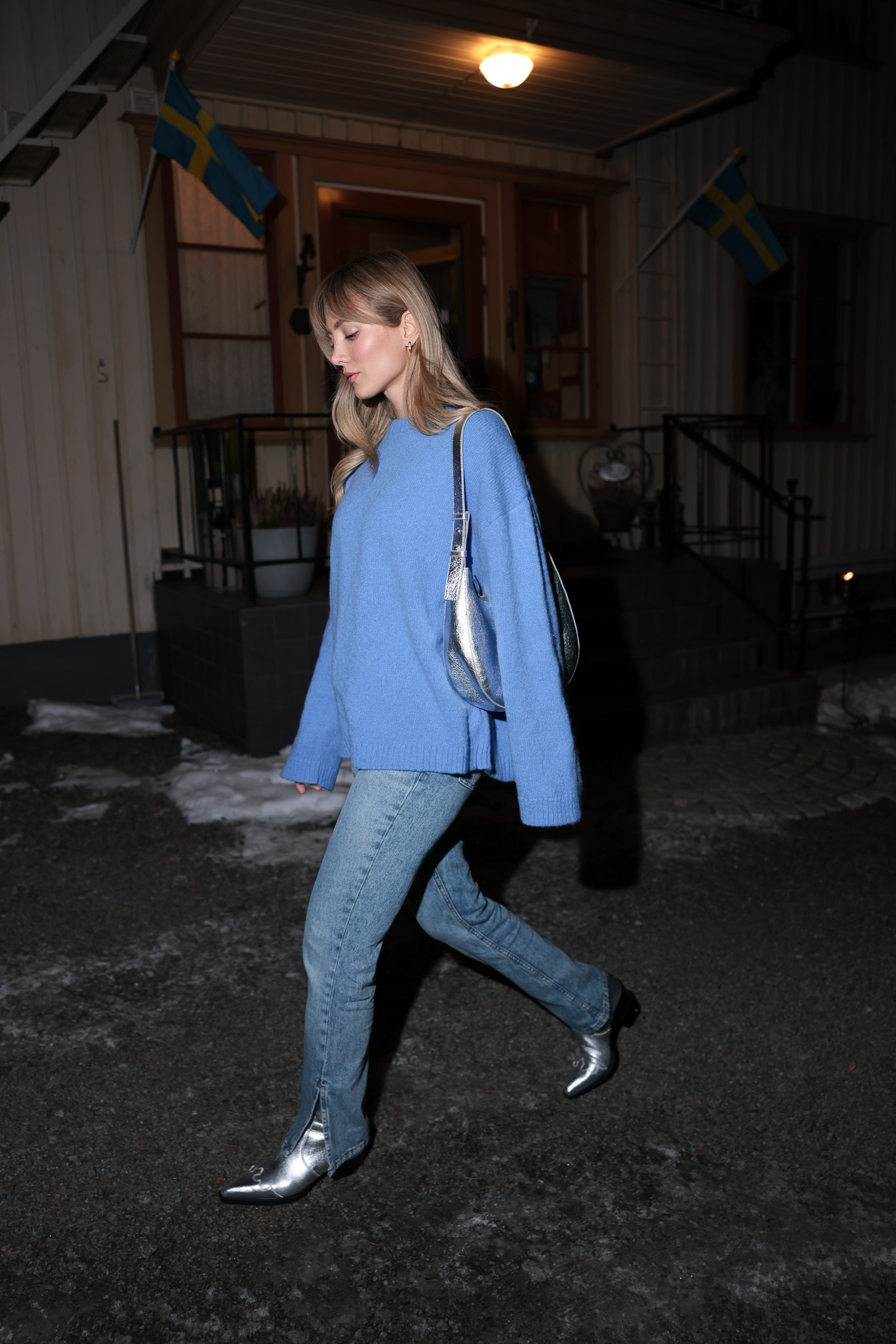 💙🪩

#LTKeurope #LTKstyletip #LTKSeasonal