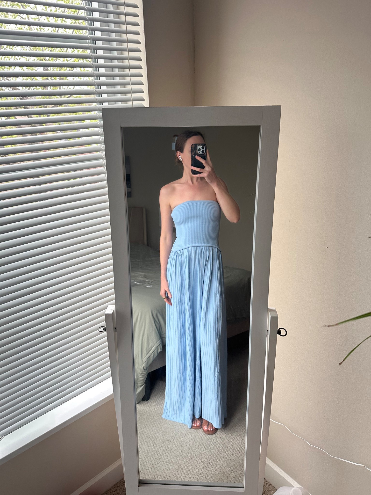 Blue Lagoon Strapless Soglio Maxi Dress

Wearing a size S but could’ve done a size XS 

#LTKSeasonal #LTKTravel #LTKootd