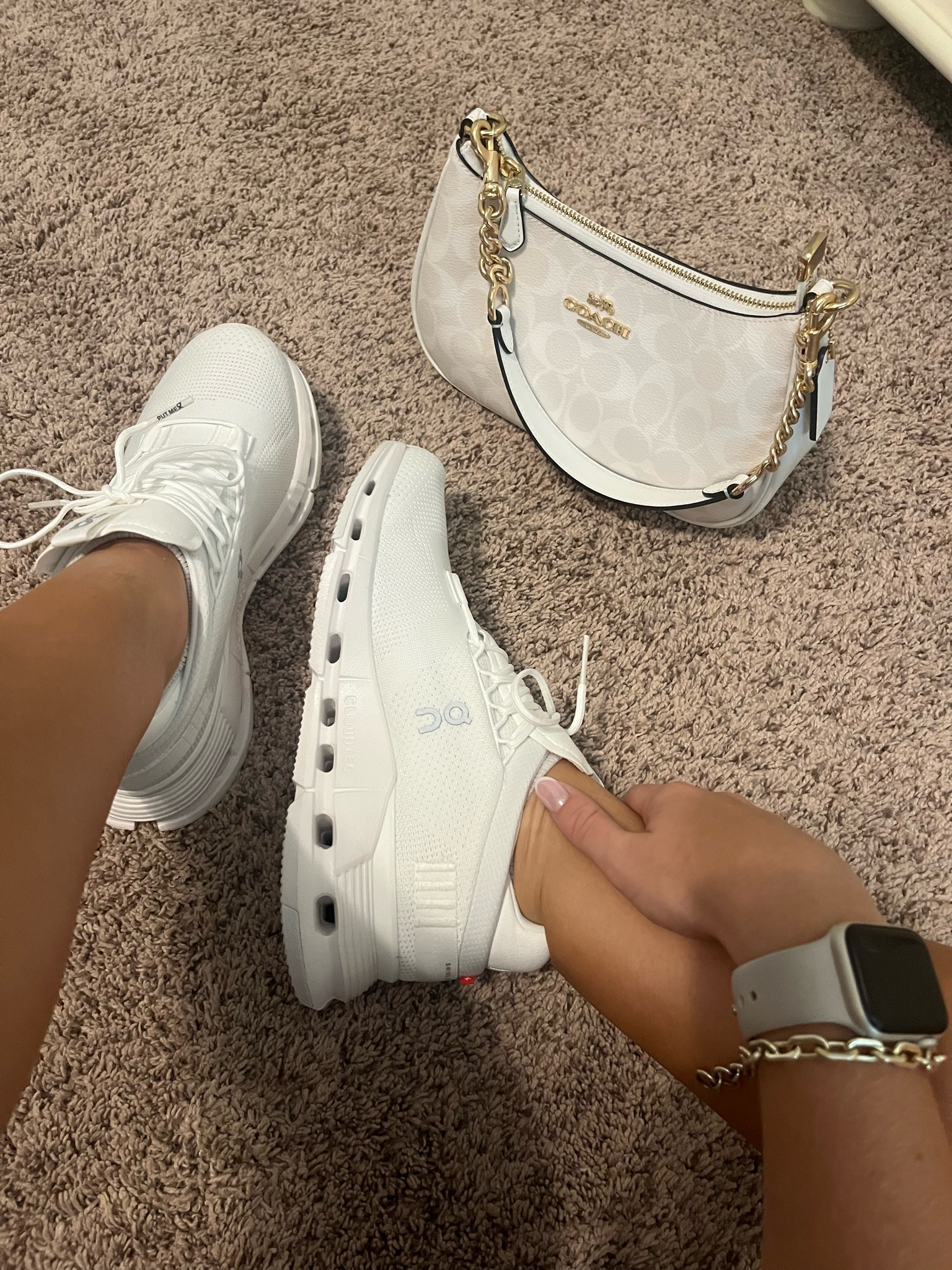 I’m in love with this bag and these shoes!🤍

#LTKBeauty #LTKBacktoSchool #LTKStyleTip