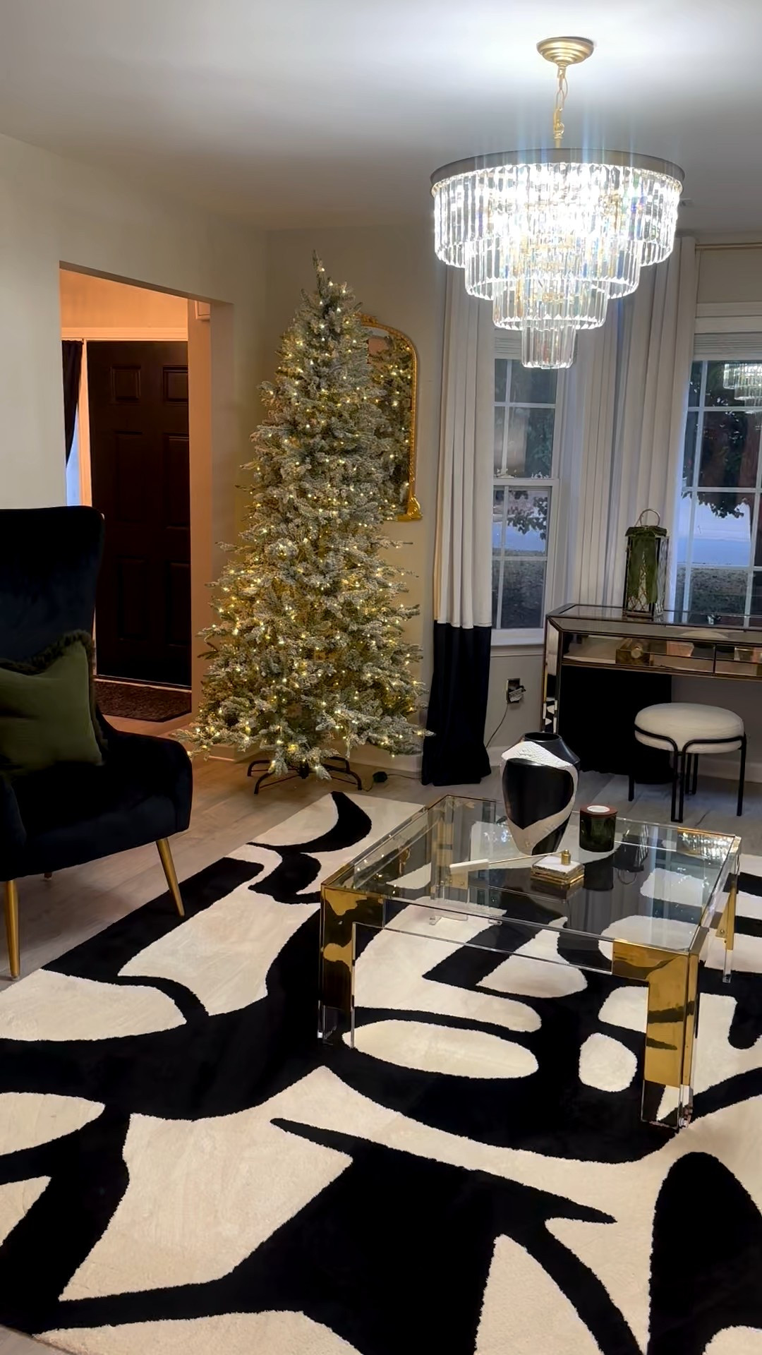 Gorgeous 7.5 flock tree

#LTKHoliday