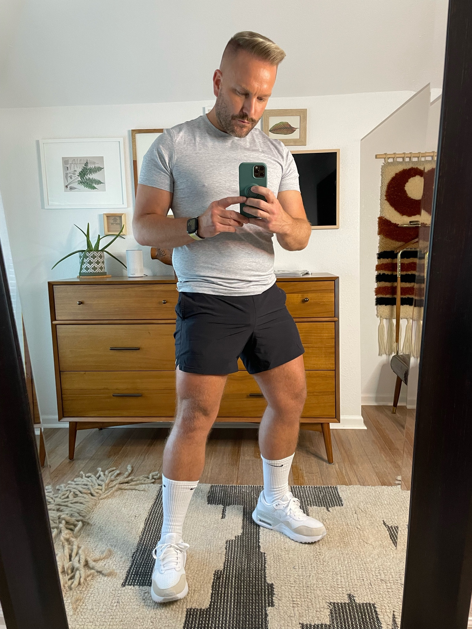 Another day. Another pair of white socks. Another pair of white sneakers. This isn’t even an official Kohl’s Associate Ambassador post, but we all know that won’t stop me from using my Kohl’s Cash on a new pair of shoes. (Shoes & Socks, Nike @ Kohl’s + Shirt & Shorts, FLX @ Kohl’s). And yes yes. It’s all linked — you know how that goes. ⁣
⁣
⁣
⁣
⁣
#Nike #Kohls #menssocks 

#LTKFitness #LTKmens