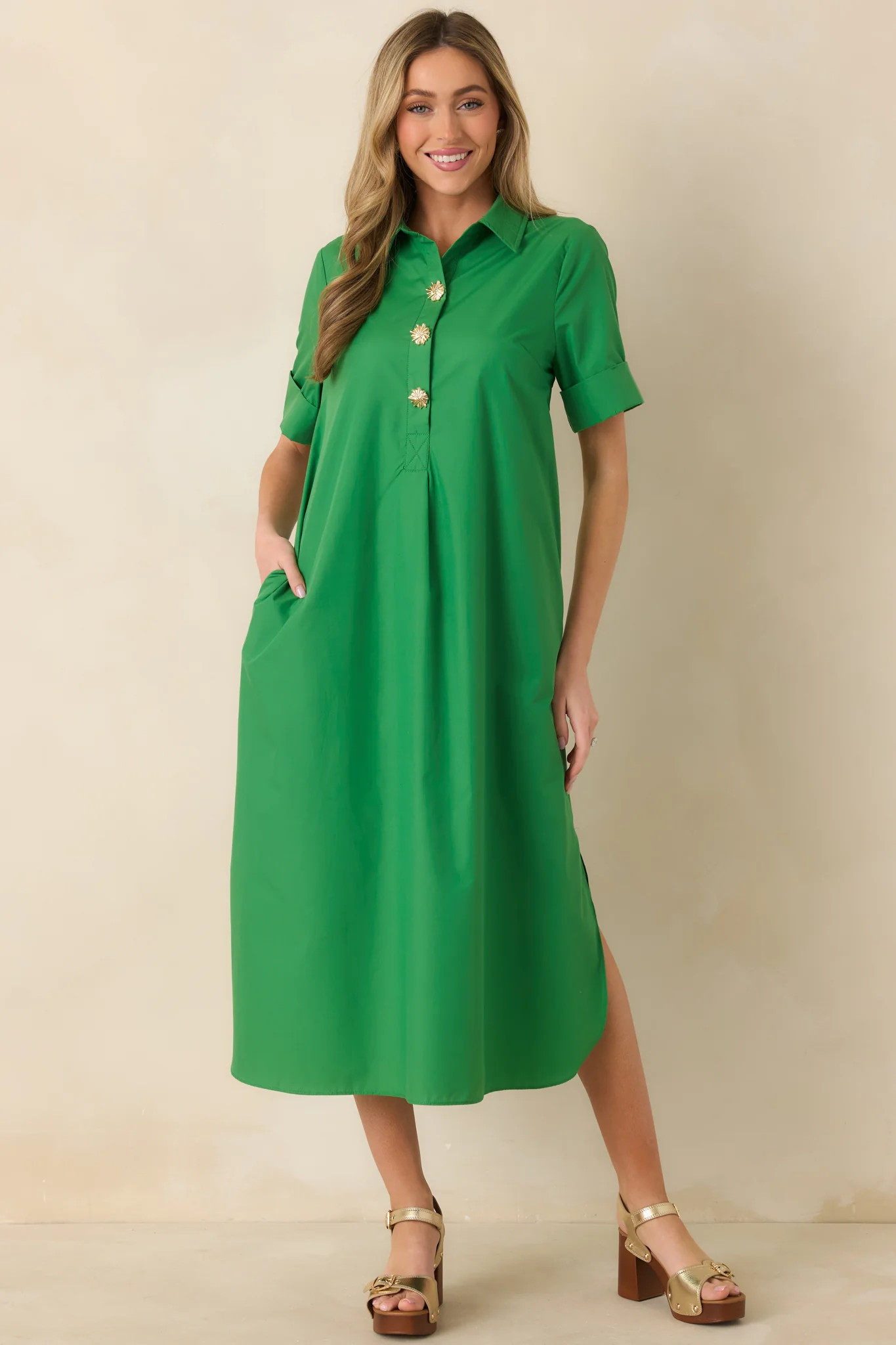 Read the Signs Green Short Sleeve Maxi Dress S / Kelly Green | Red Dress