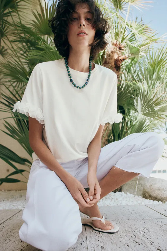 REGULAR FIT - ROUND NECK - REGULAR LENGTH - SHORT SLEEVEST-shirt crafted from cotton yarn. Round ... | Zara US