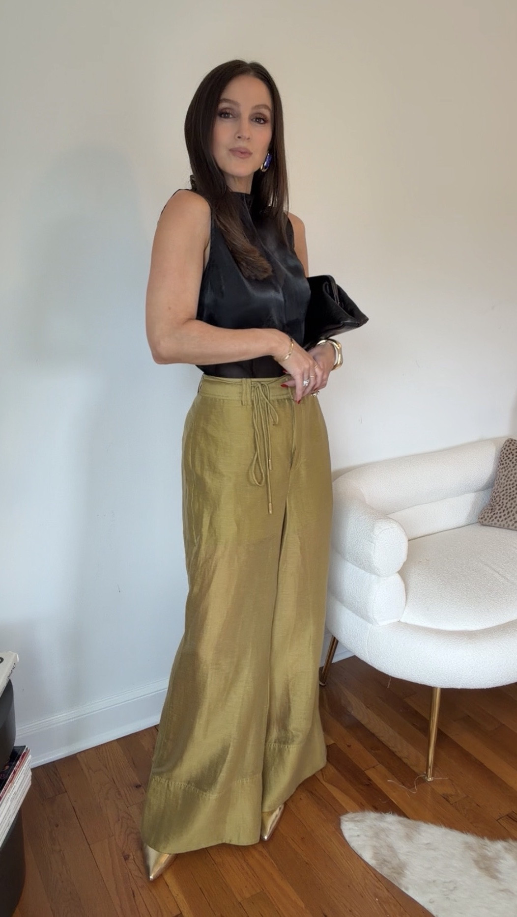 Outfit breakdown! 
Top: True to size 
Pants: true to size 
Shoes: true to size

#LTKNYFW #LTKootd #LTKOver40