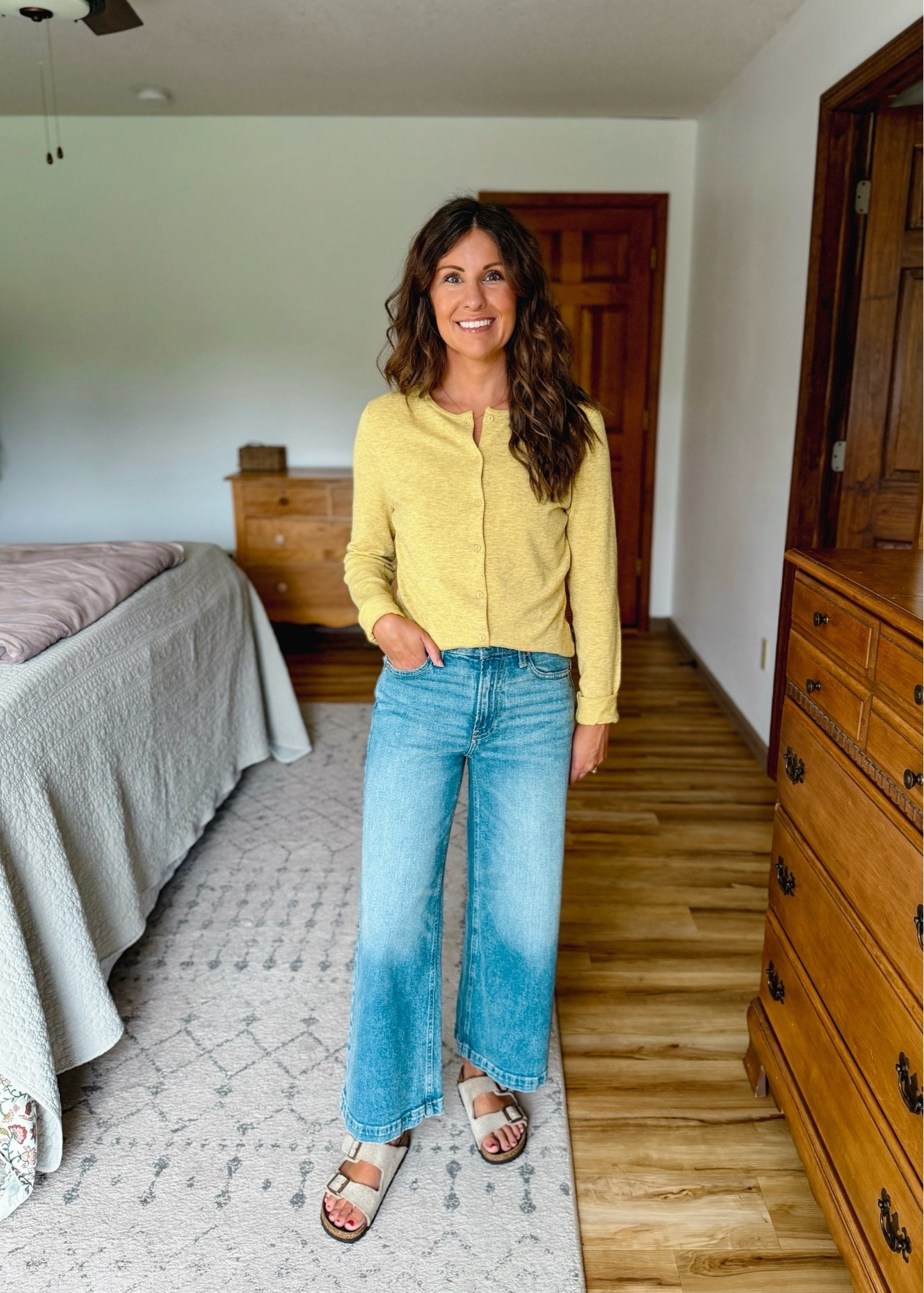 Wide leg jeans and cardigan outfit💛


 xs in my cardigan, 24 short/petite in my jeans, 36 in my sandals.

#LTKPetite #LTKSeasonal #LTKootd