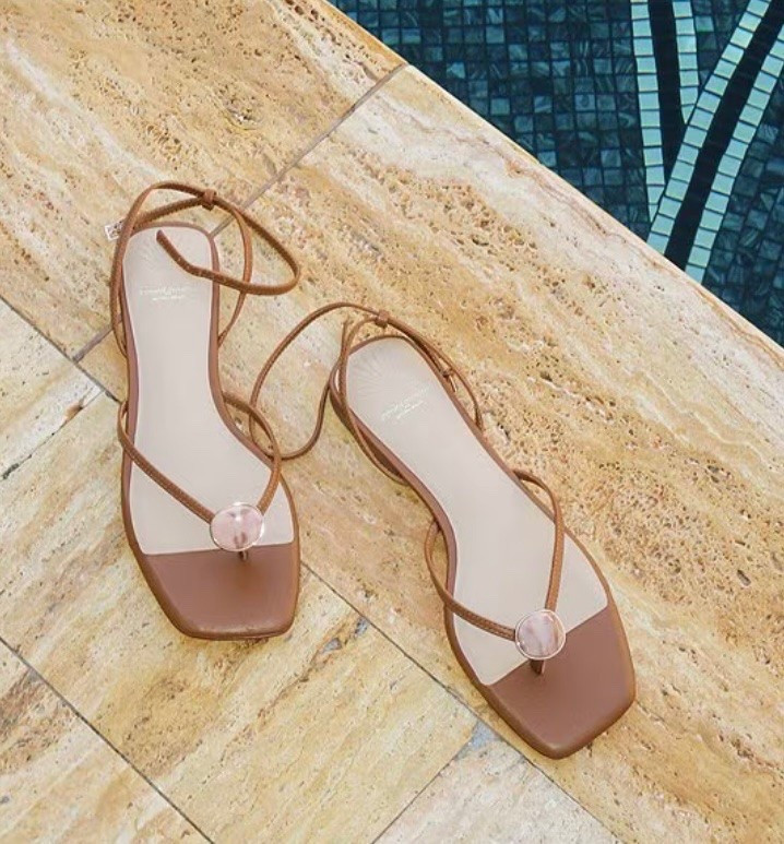 Antonio Melani Sandals

#LTKTravel #LTKOver40 #LTKootd