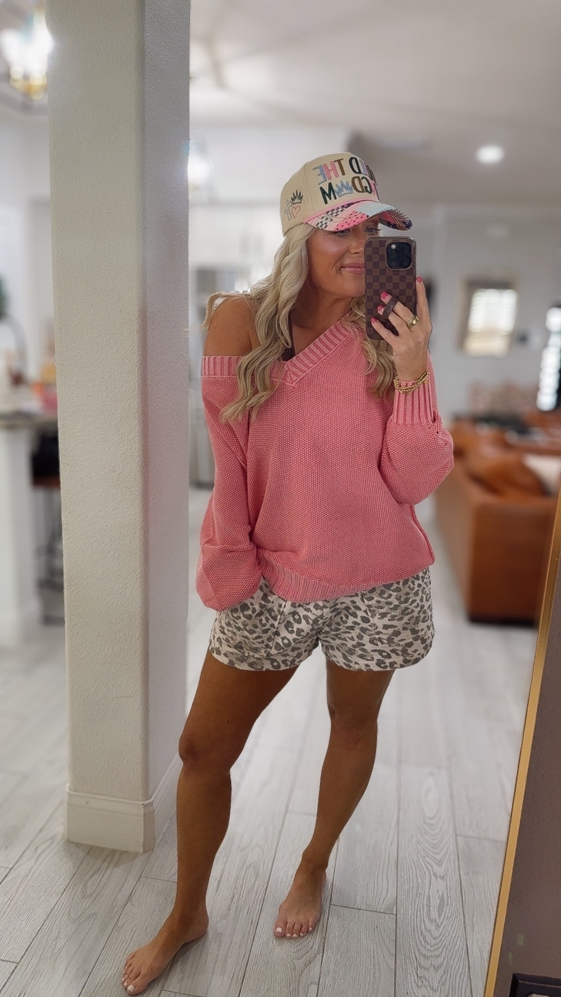 Spring sweater from aerie - small
Leopard lounge shorts - smalll