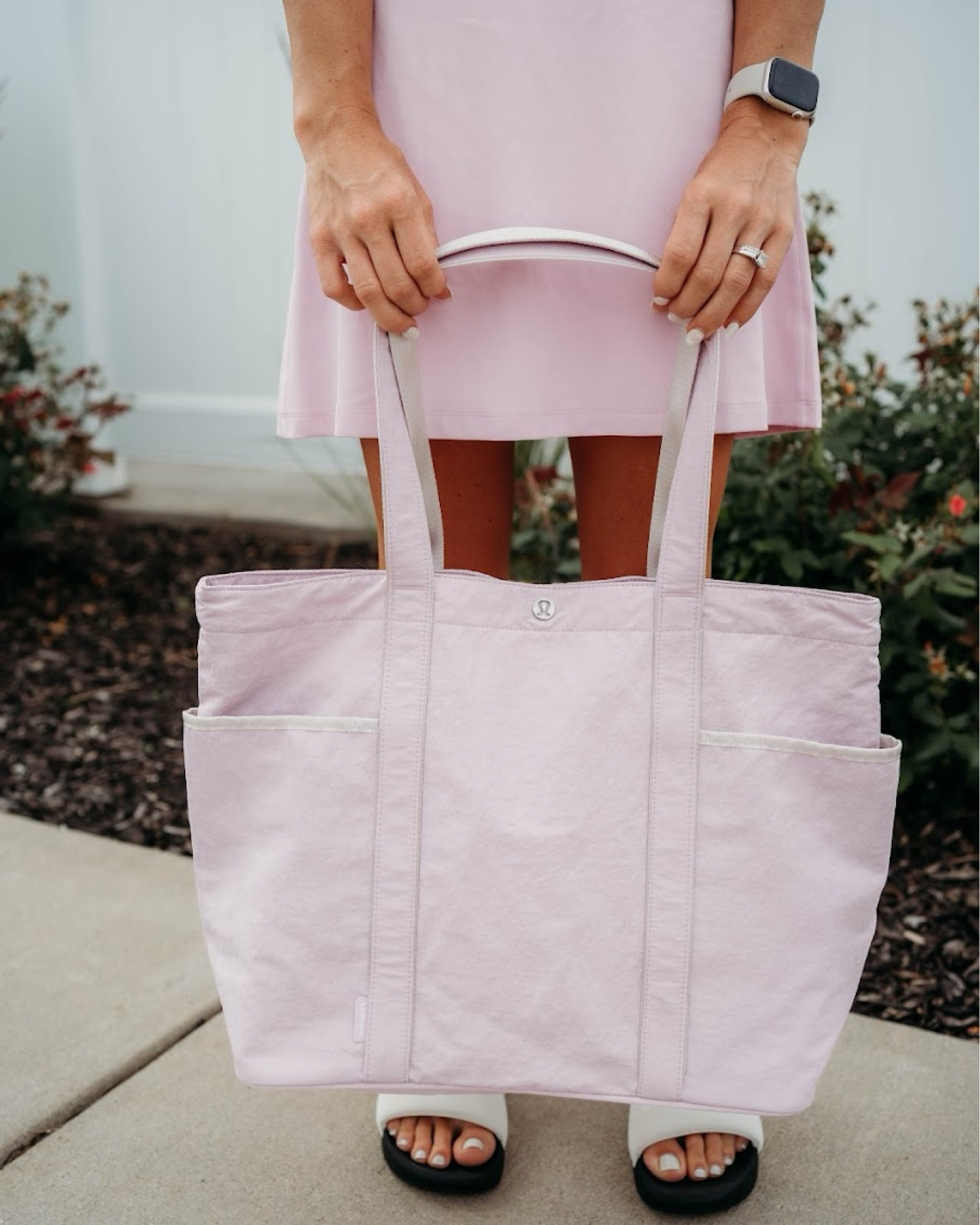 Lululemon tote bag

Athleisure  tennis outfit  summer fashion   workout gear  fitness  gym outfit  athletic dress  golf outfit  lululemon  summer outfit belt bag  hat  slides 

#LTKFitness #LTKStyleTip #LTKActive