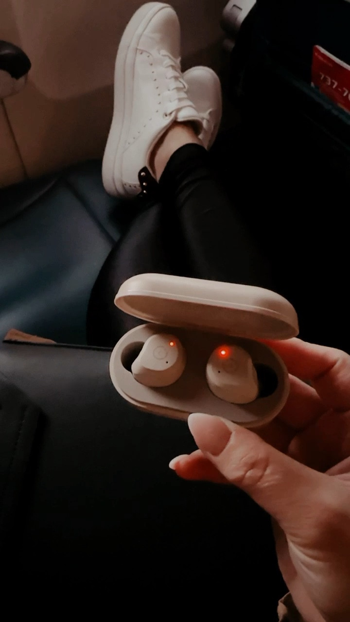 Bluetooth earbuds on sale for $33! 
Long battery life (about 40 hrs) and does a really great job with noise cancellation. 


#LTKtravel #LTKunder50 #LTKxPrimeDay