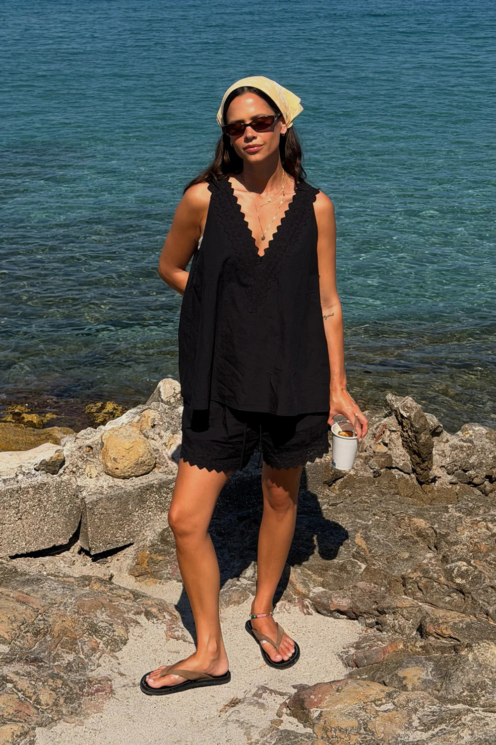 ANNABEL BLACK V NECK TOP | DISSH