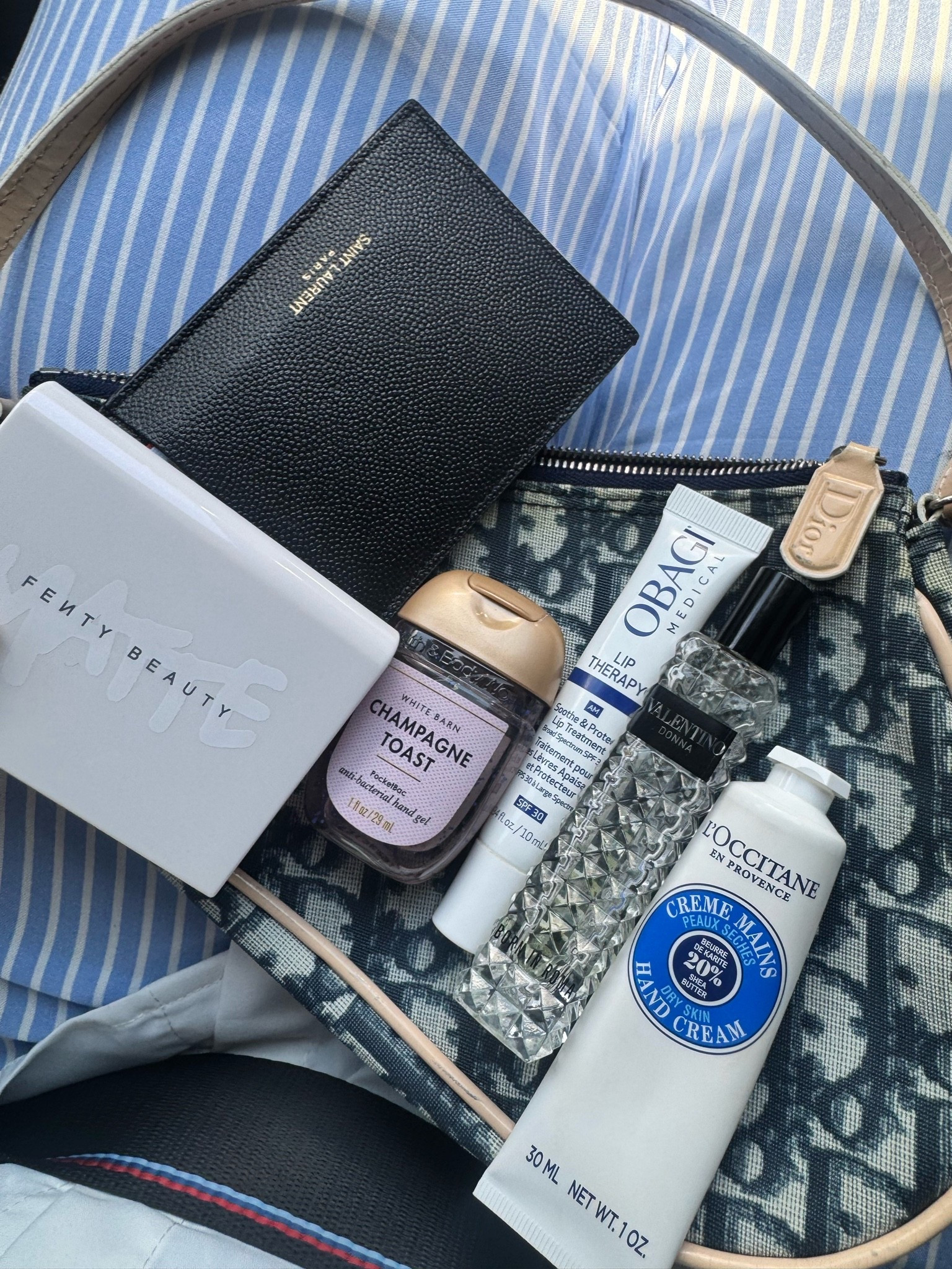 What’s in my purse 👛

#LTKselfcare