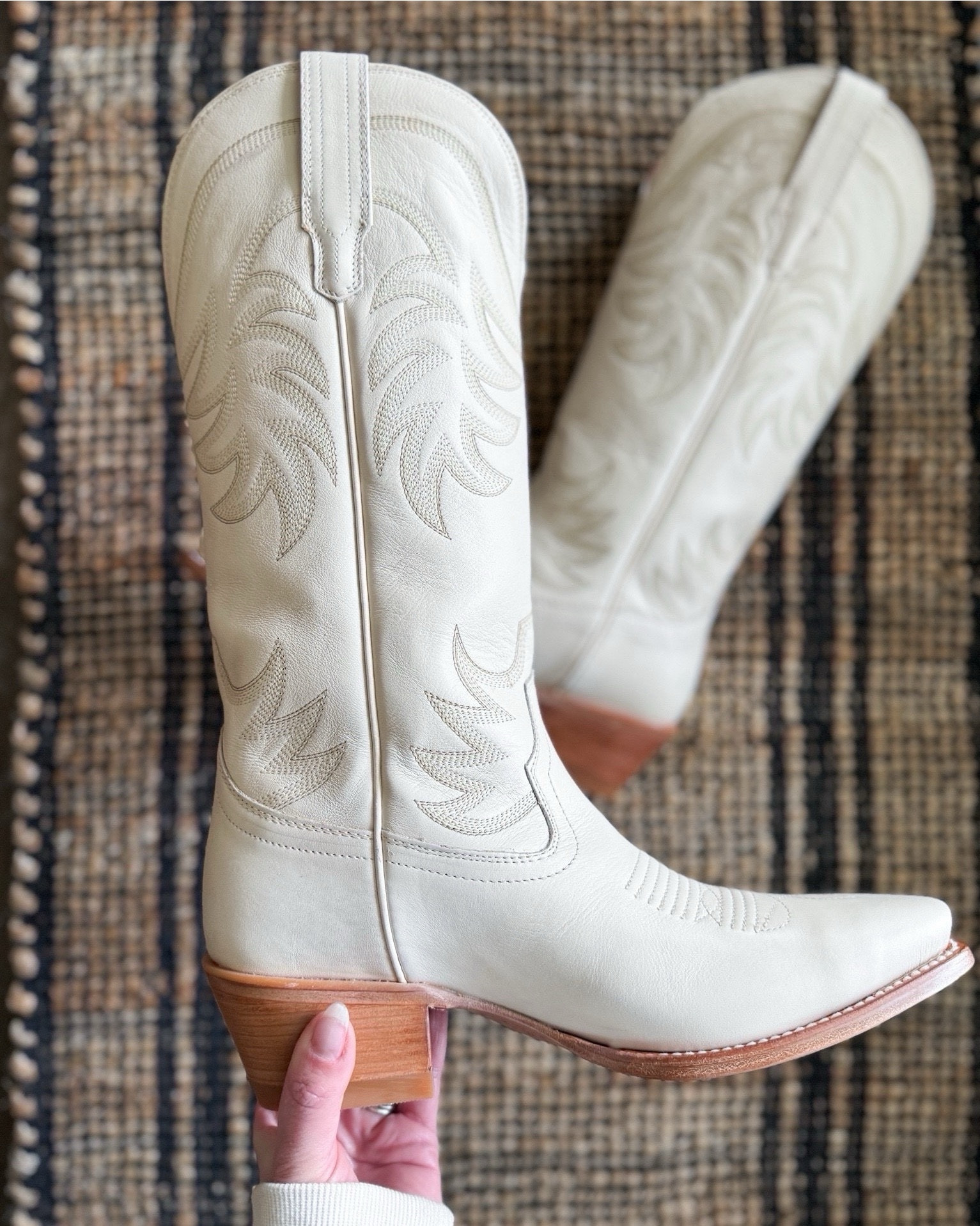 Hightail It! Need a last minute gift? I love my Tecovas Cowboy Boots — ORDER WITH 2-DAY SHIPPING BY 2PM CST TODAY, 12/20

Gifts for her - Boots - Last Minute Gift Idea 

#LTKGiftGuide #LTKShoeCrush #LTKStyleTip