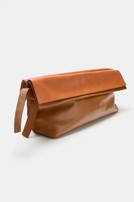 LEATHER FLAP CLUTCH | Zara UK