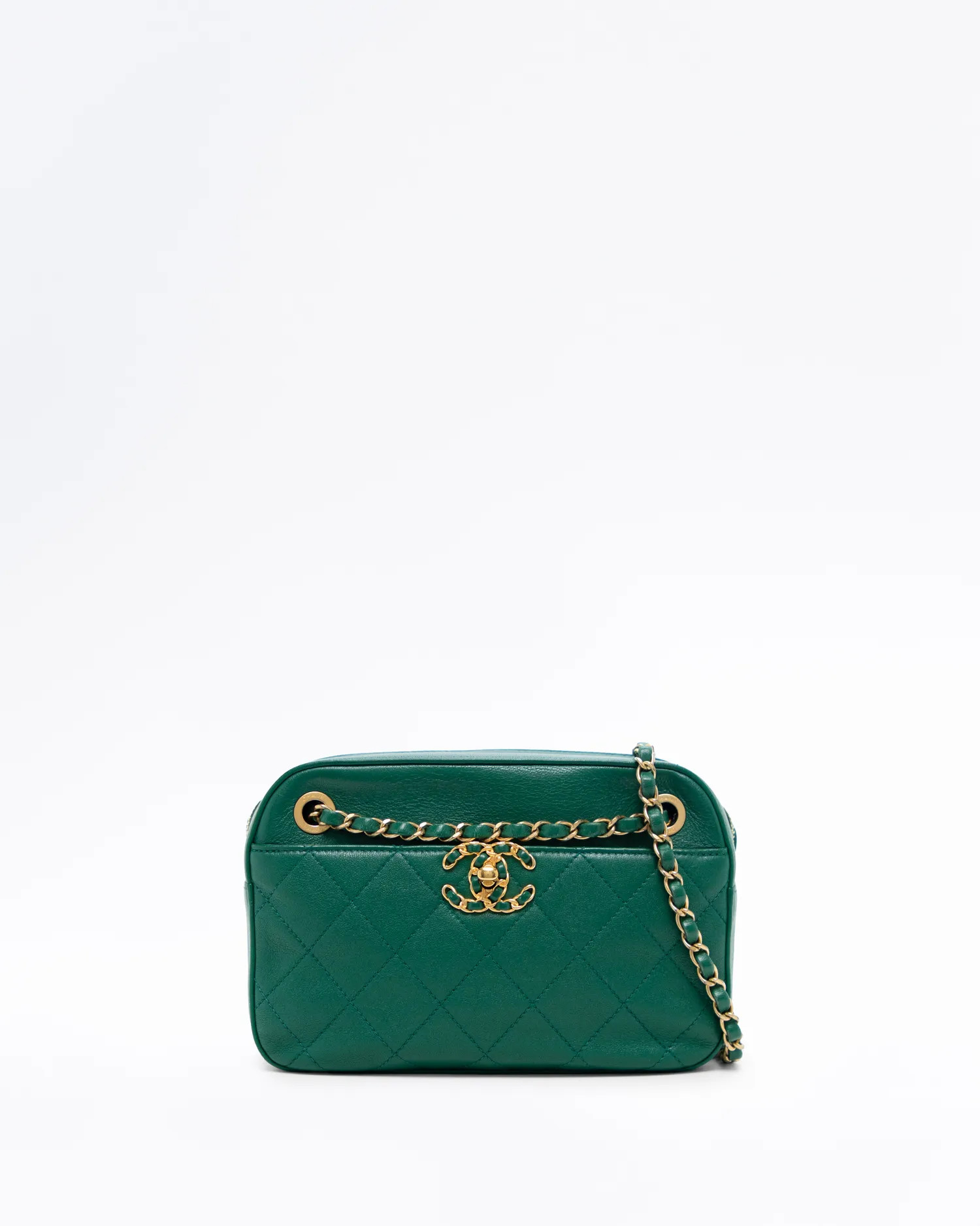 Quilted Chain Infinity Camera Case Bag | Vivrelle