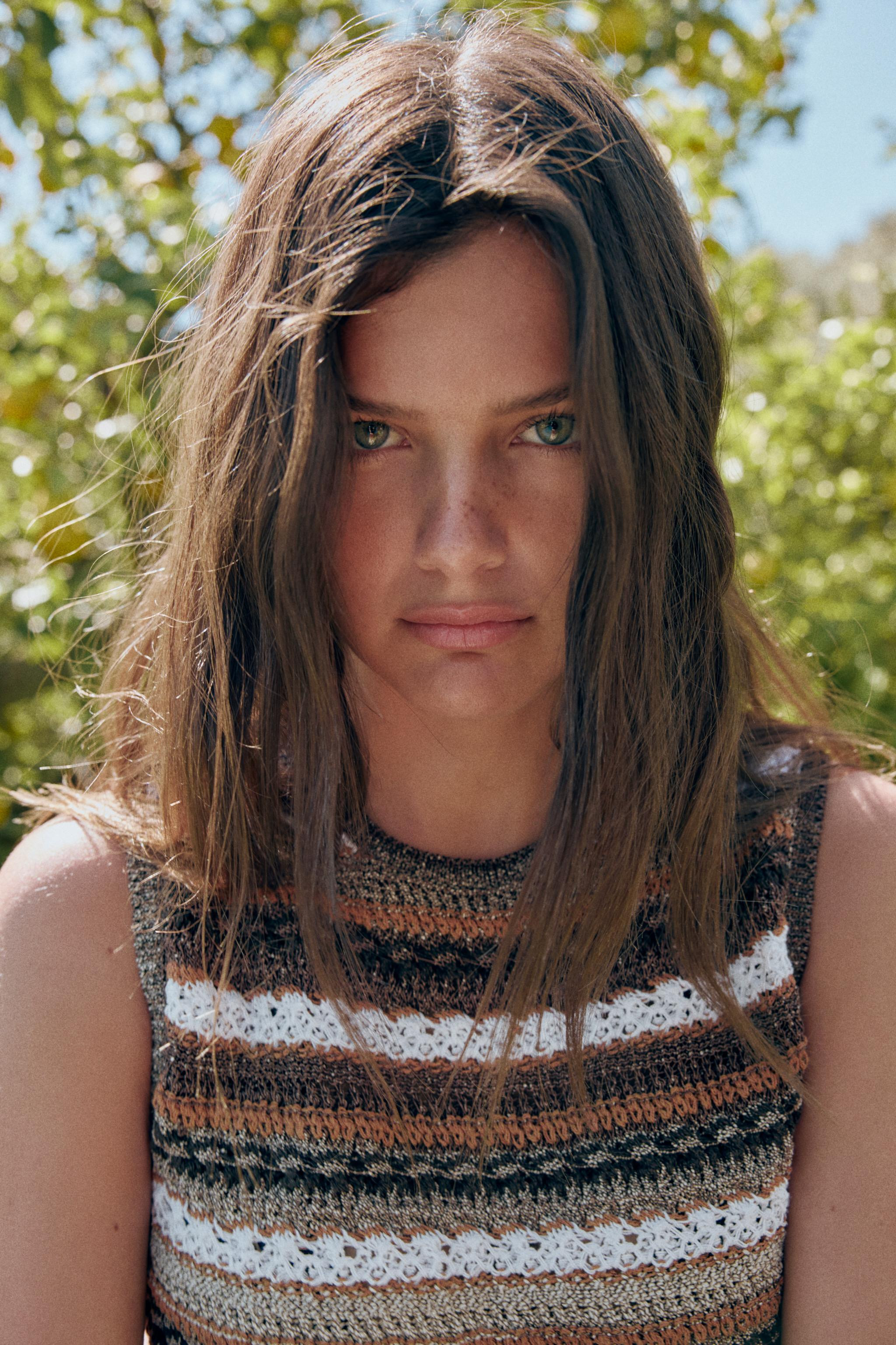 TEXTURED STRIPED KNIT TOP | Zara US