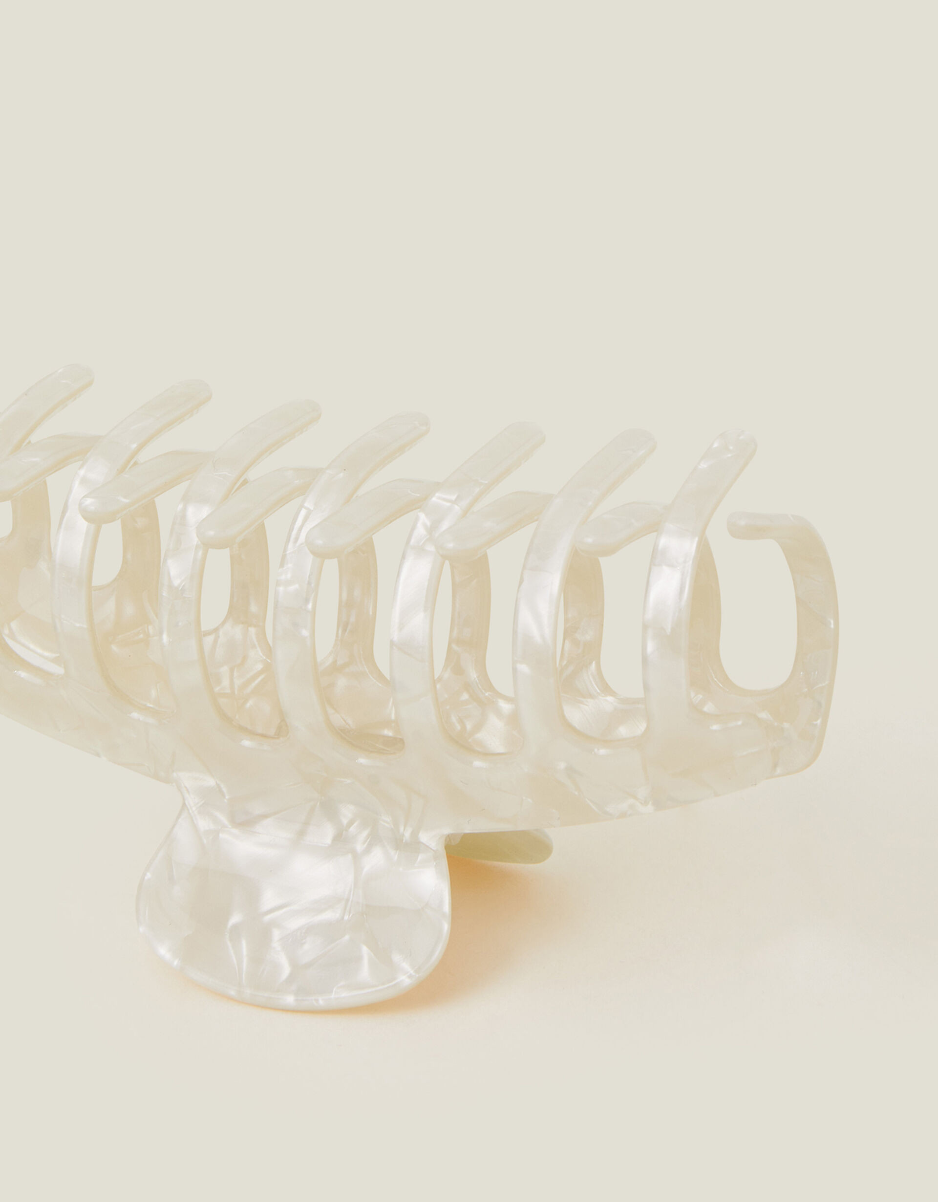 Pearlescent Claw Clip | Accessorize (Global)