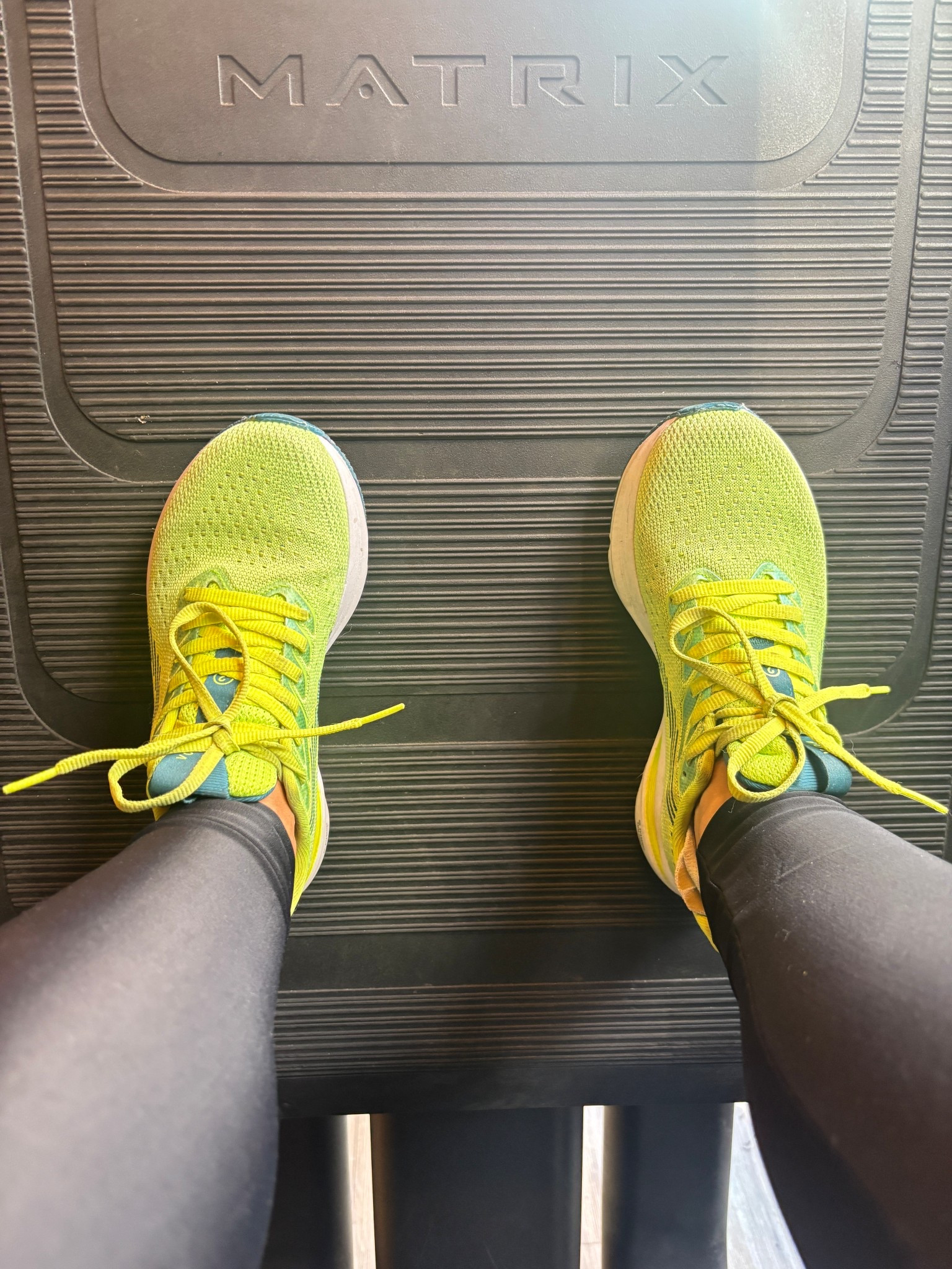 Modelo de tênis perfeito para corrida 

#LTKfitness #LTKbrasil