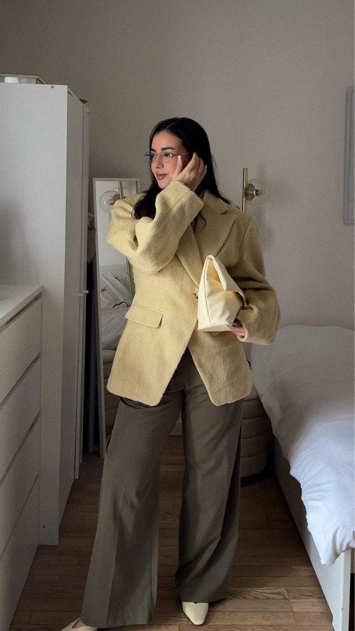 Loveeee a cinched waist coats 🫒🍯
Details 
Coat - @topshop 
Pants - @topshop 
Bag - @topshop 
Shirt - @r.eclaimedvintage / @asos 
Shoes - @asos 
.
.
.
.
.
.
.
.
.
#grwm #outfitinspo #outfitideas #winterstyle #winterfashion capsulewardrobe casuallook casualchic zara hm aesthetic lookbook lookdujour outfitdiaries minimalstyle Fashion winteressentials timelessfashion ootd