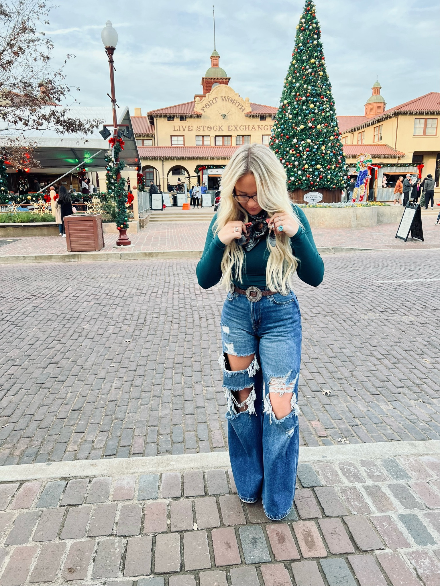 Stockyards/Rodeo outfit!

Belt is from boot barn (won’t let me tag it) and shirt is from TJMaxx!

Western fashion, wide leg jean, wild rag, concho belt, turquoise, western, country, cowboy boots, rodeo outfit, jeans

#LTKFestival #LTKstyletip #LTKSeasonal