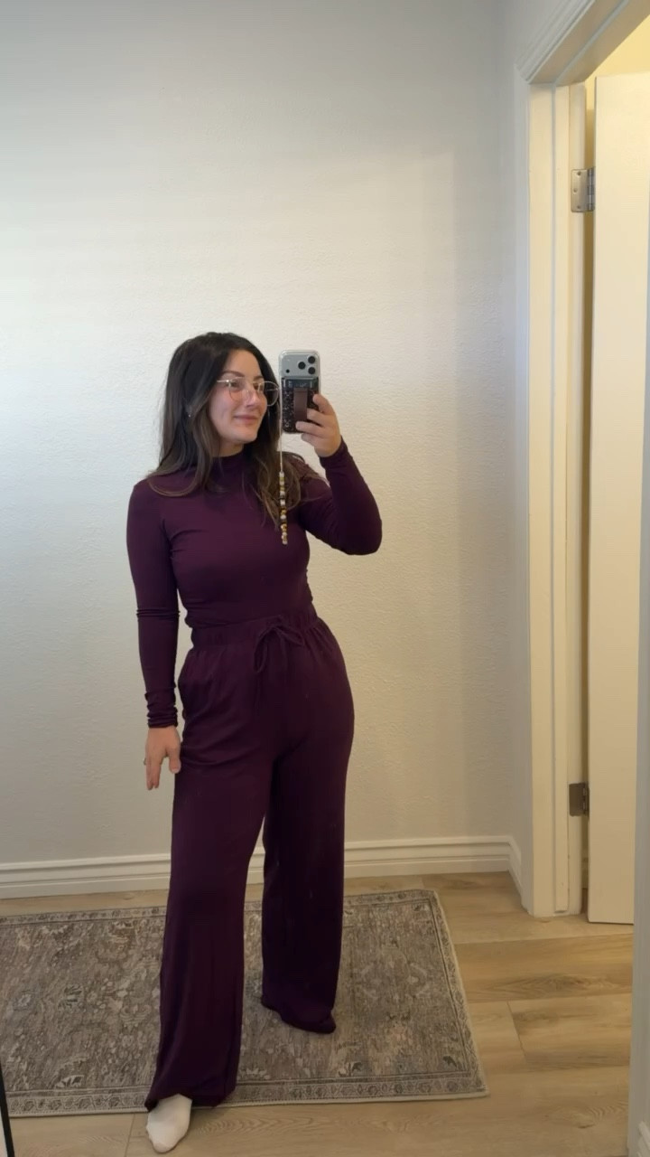 Love this so much I Immediately ordered this set in another color!! 

Size small

5'0" 140lbs 

#LTKootd #LTKFindsUnder50 #LTKPetite