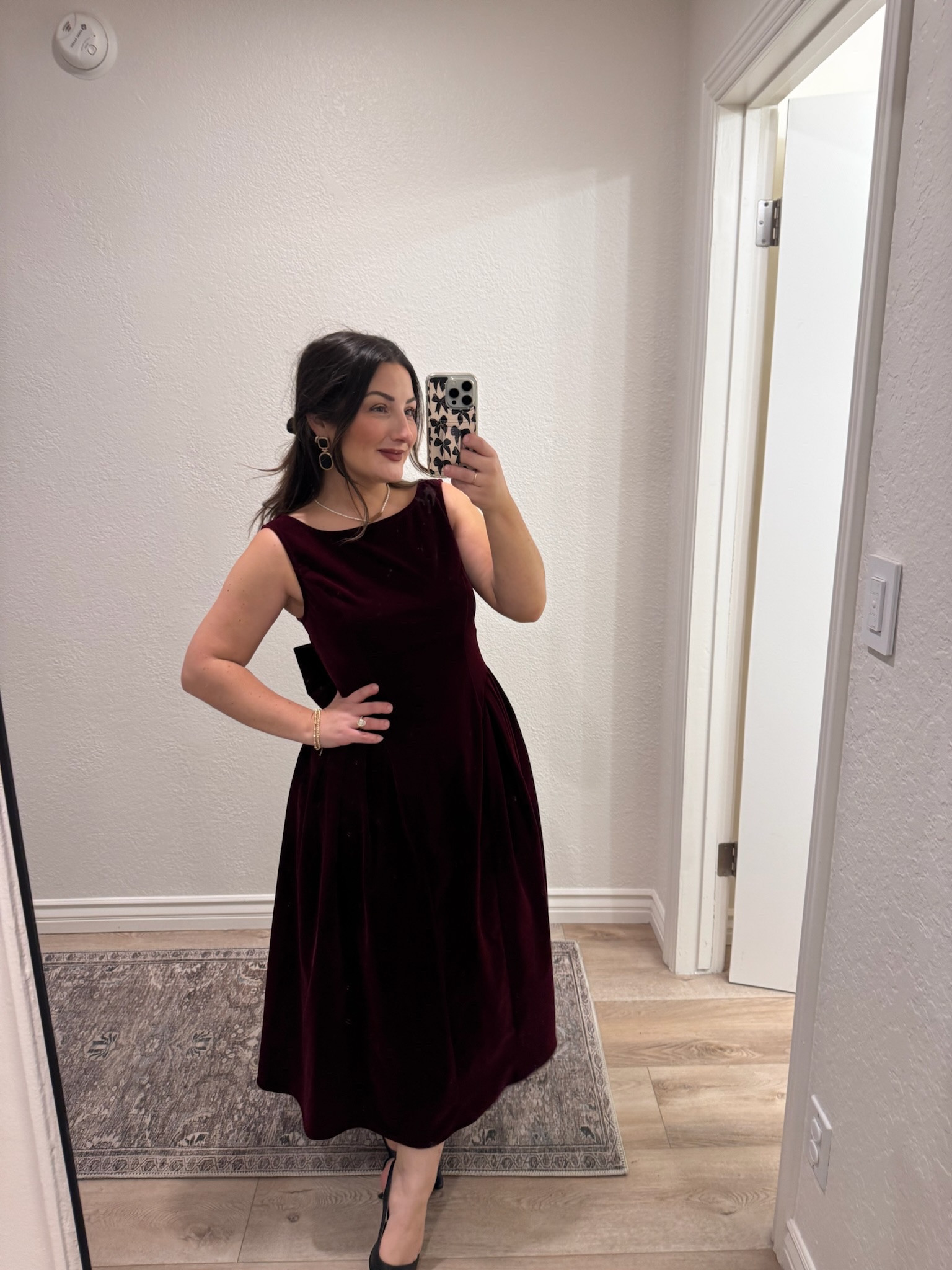 Elegant velvet dress! Size small (5'0" 140lbs)


#LTKHoliday #LTKPetite #LTKFindsUnder100