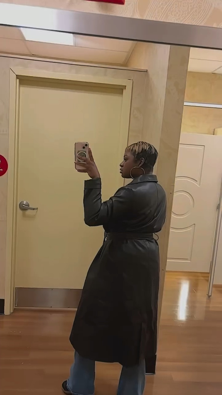 Mini Escape Diaries · Ep. 9 — Quiet Shifts

Lately I’ve been noticing the little shifts in myself… the ones that happen before you even have the words for them.The kind of changes that don’t come with an announcement, just a feeling that life is rearranging you in real time.

I’m learning that growth doesn’t always look loud or confident.Sometimes it’s slow. Sometimes it’s uncomfortable.Sometimes it’s just choosing not to stay where you no longer feel aligned.

This episode is just a reminder that even quiet progress still counts…and if you’re in a season of shifting too… I see you. We’ll figure it out as we grow. 🤍
.
.
#healingjourney #selfreflect #selfreflections #deardiary #changeisgood #atlantacontentcreator